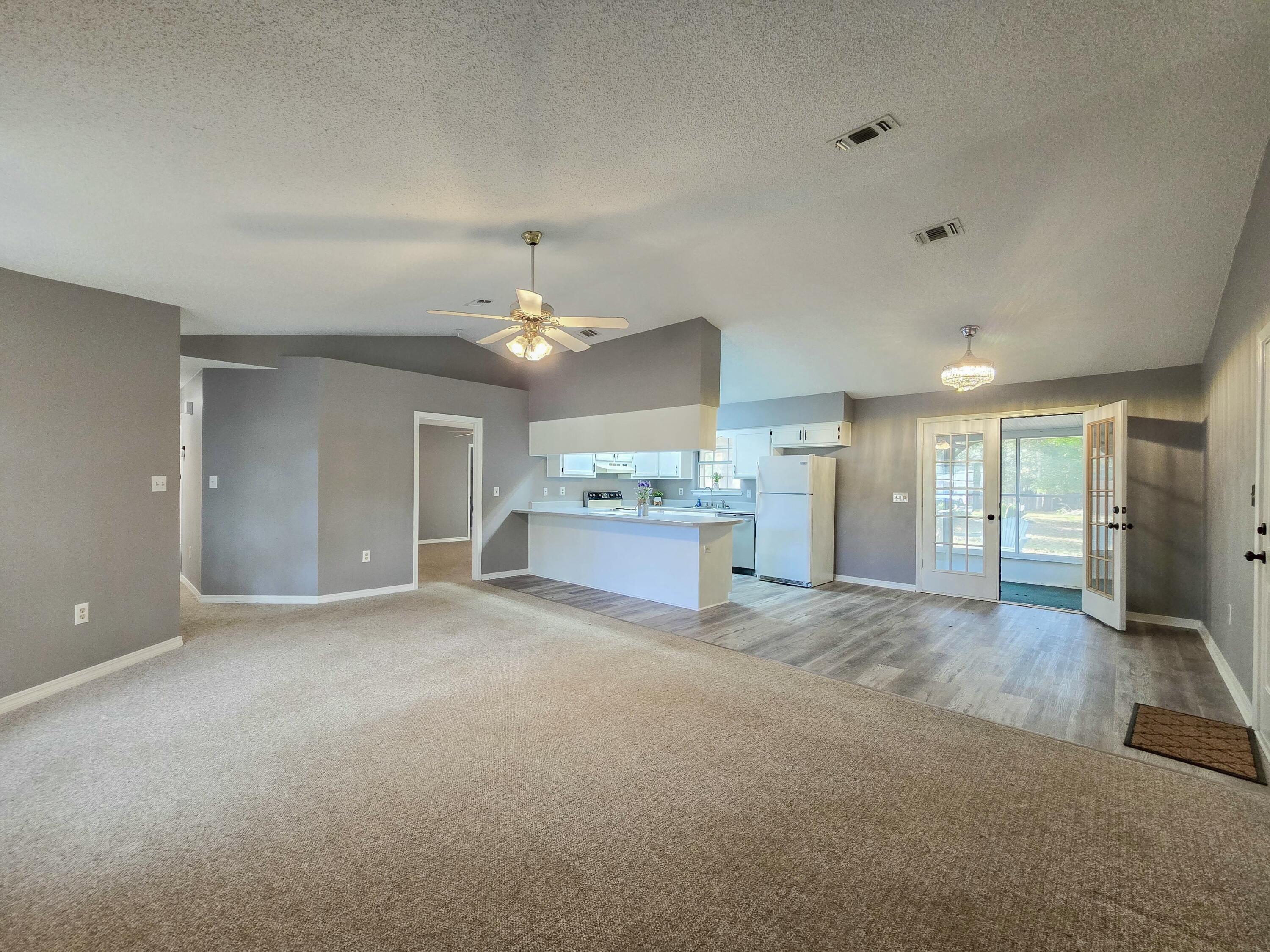 2103 Hawthorne Drive