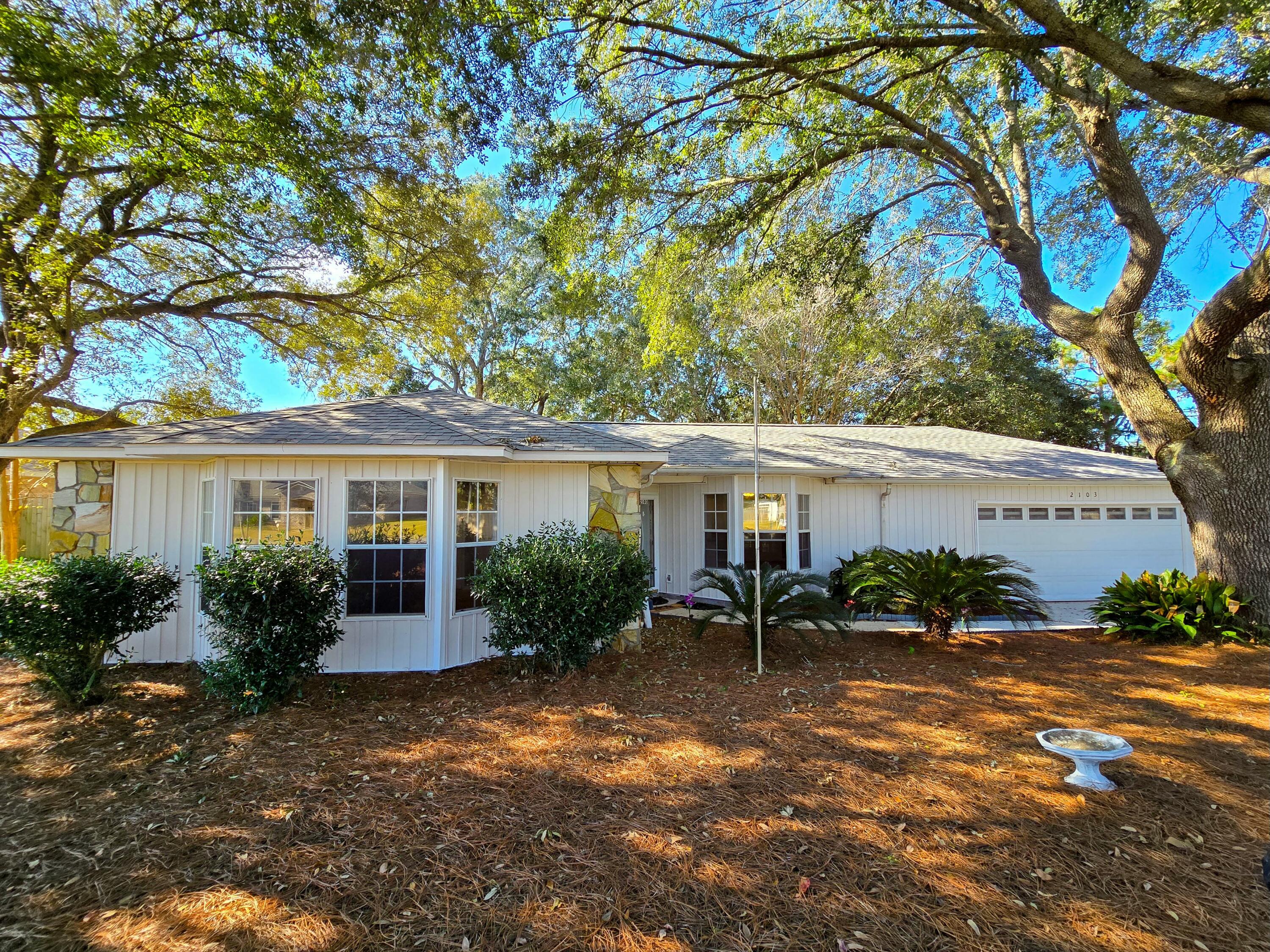 2103 Hawthorne Drive