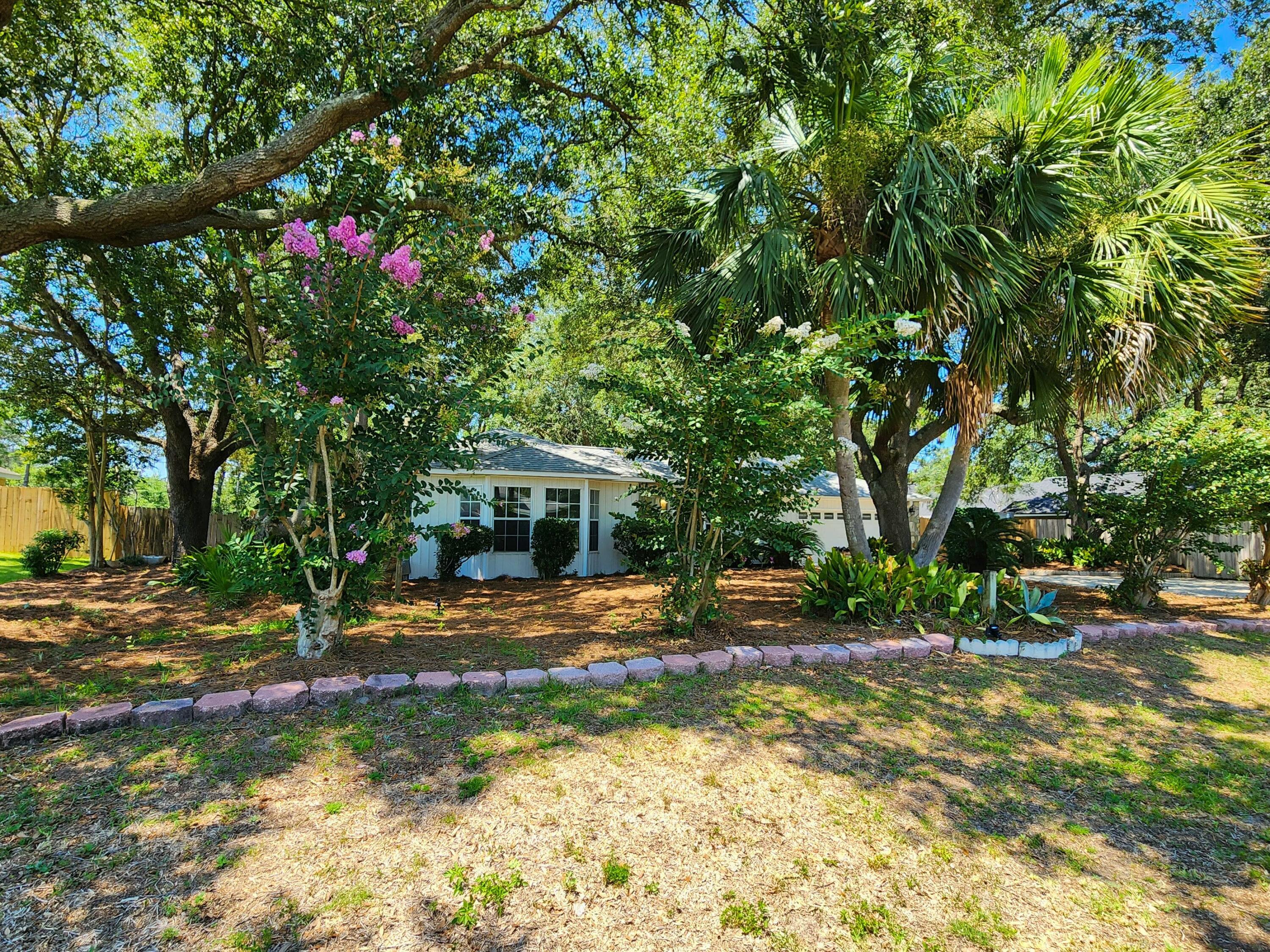 2103 Hawthorne Drive