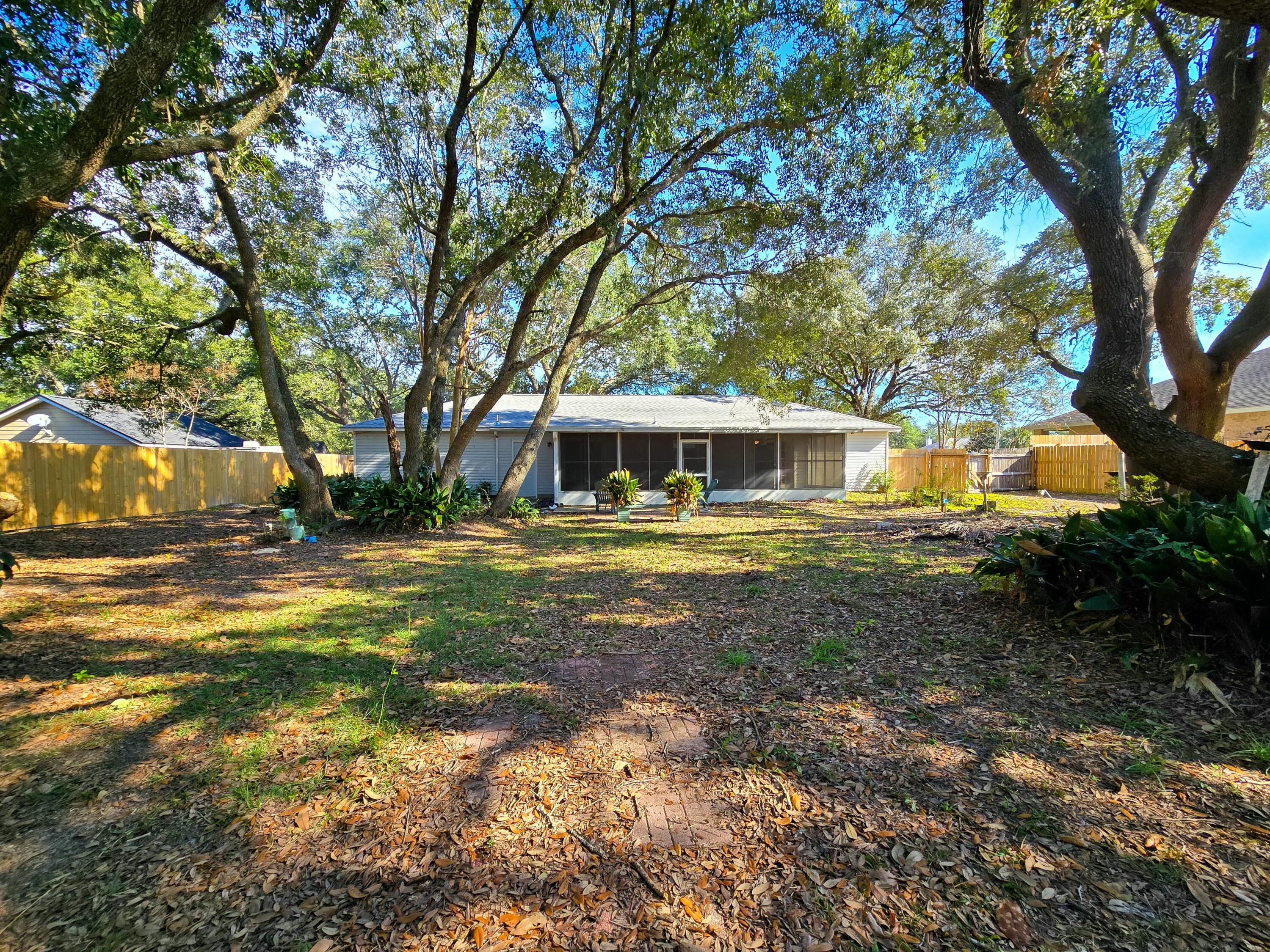 2103 Hawthorne Drive