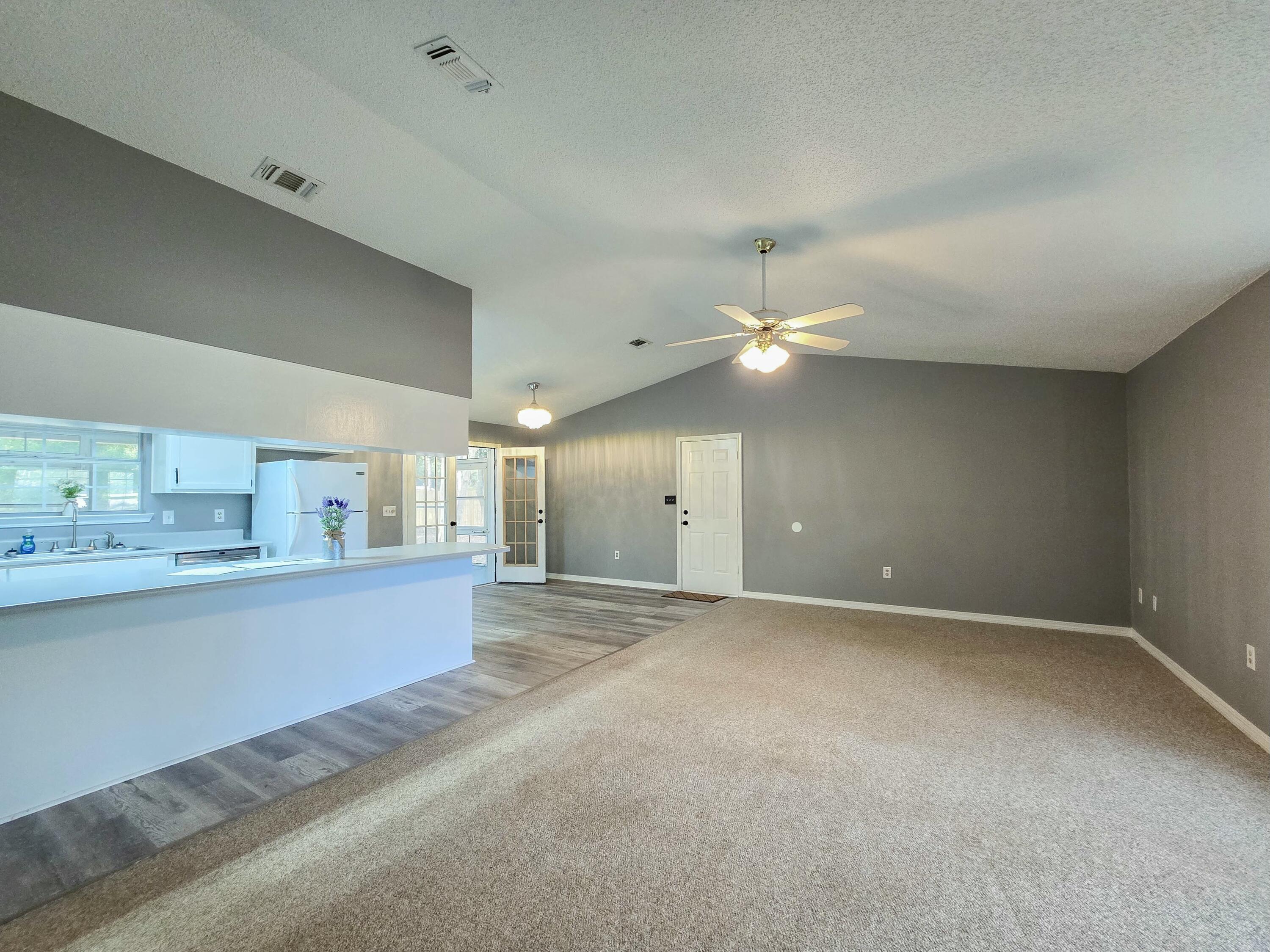 2103 Hawthorne Drive