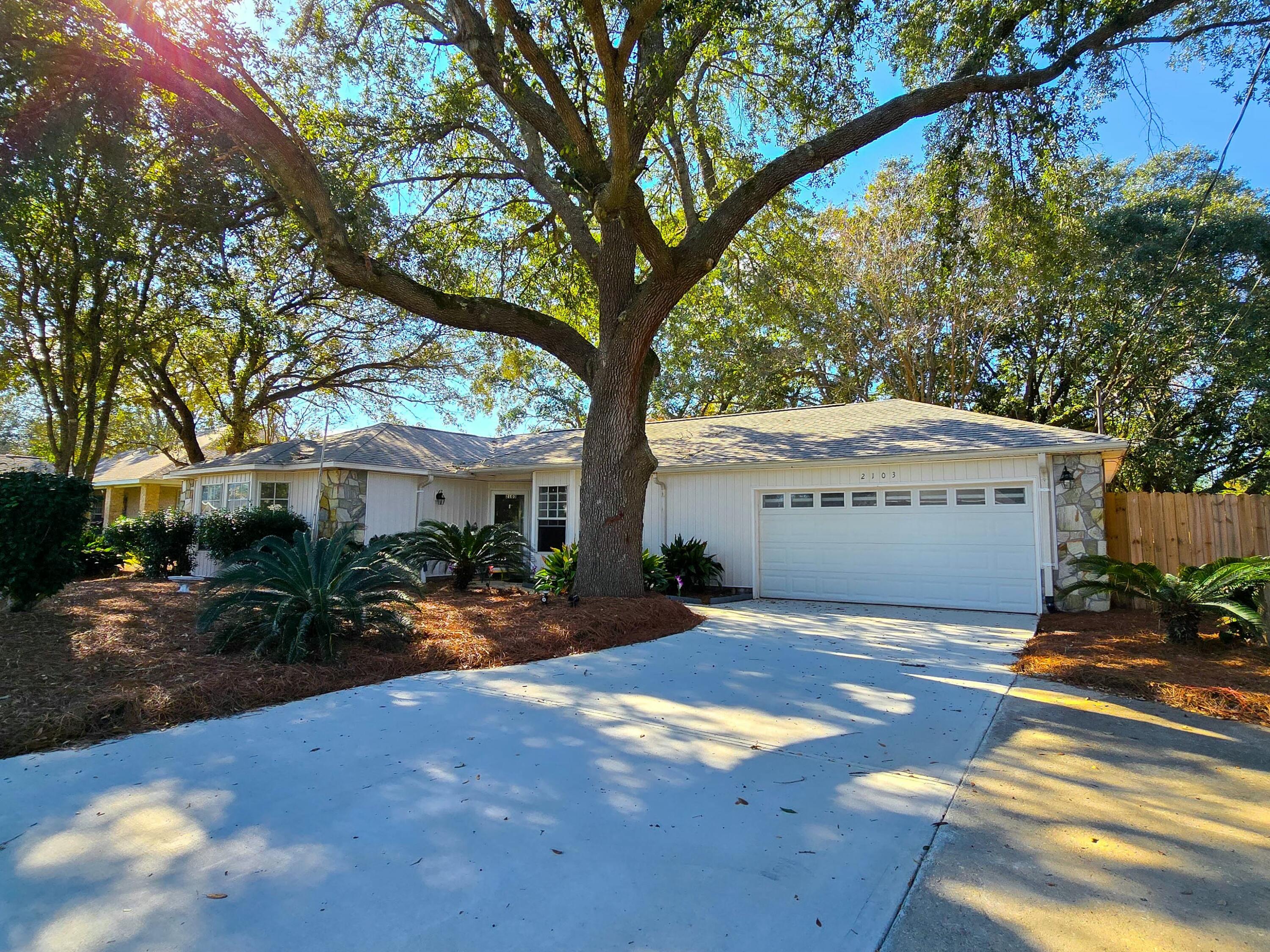 2103 Hawthorne Drive