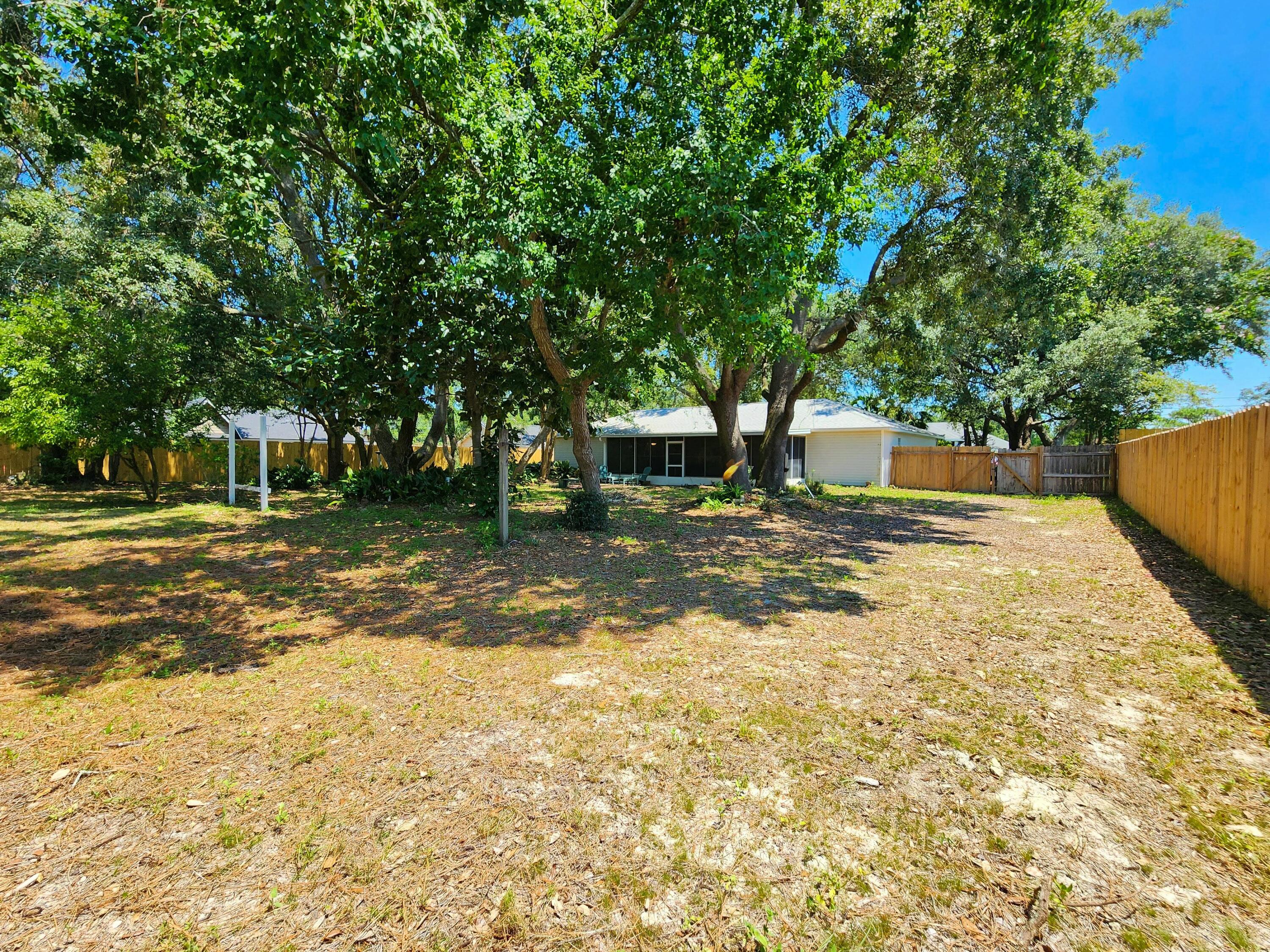 2103 Hawthorne Drive