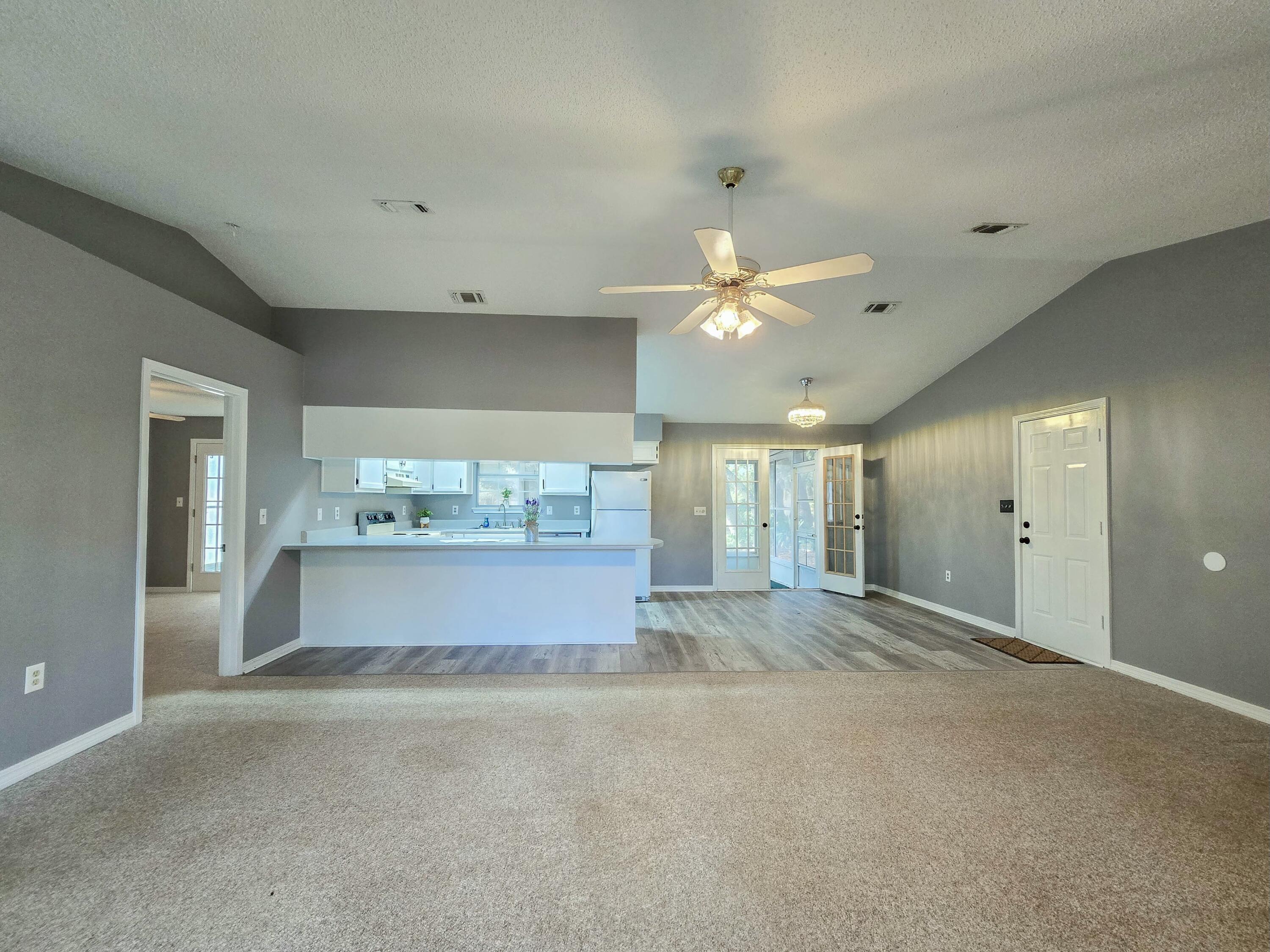 2103 Hawthorne Drive