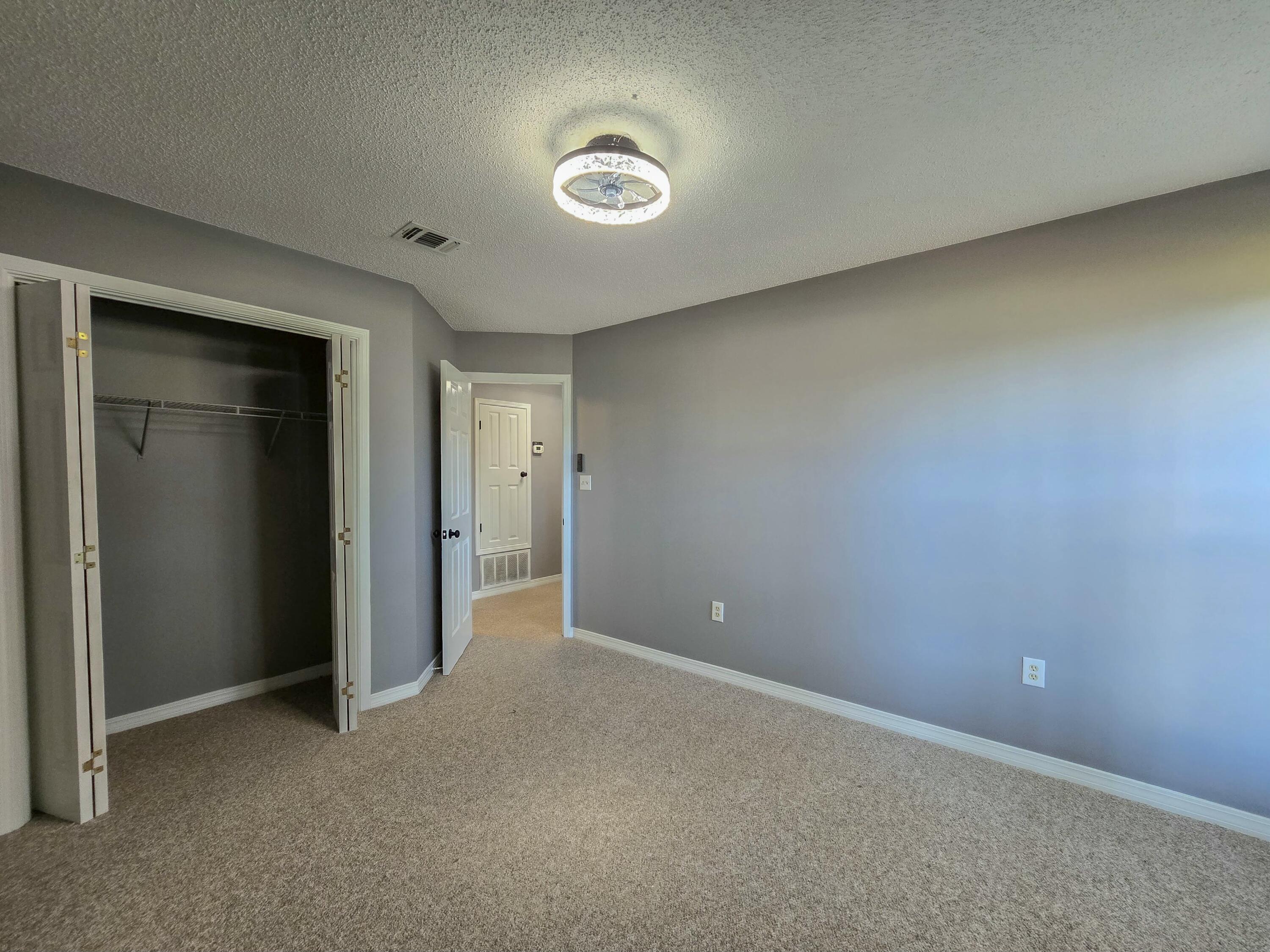 2103 Hawthorne Drive