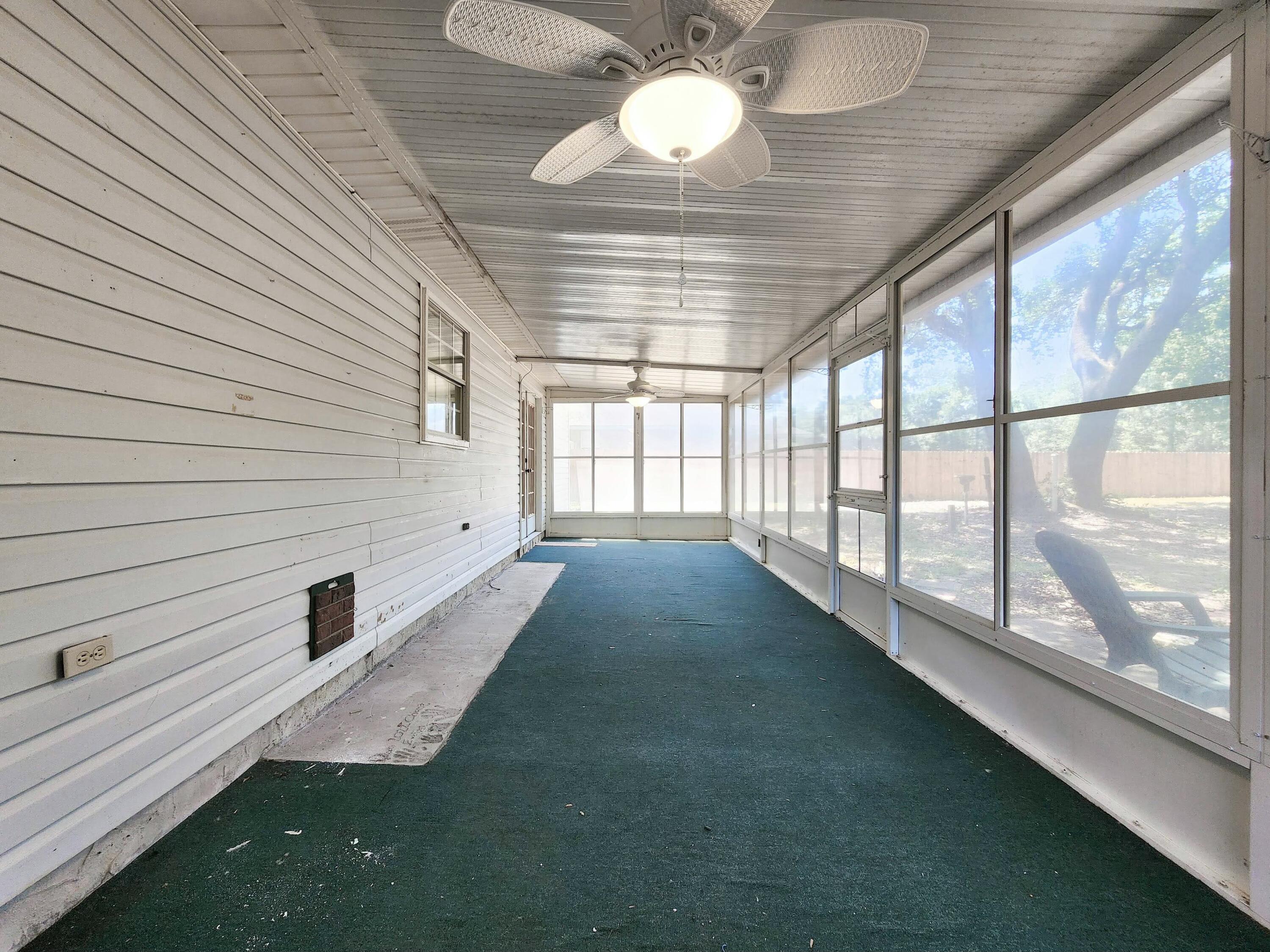 2103 Hawthorne Drive