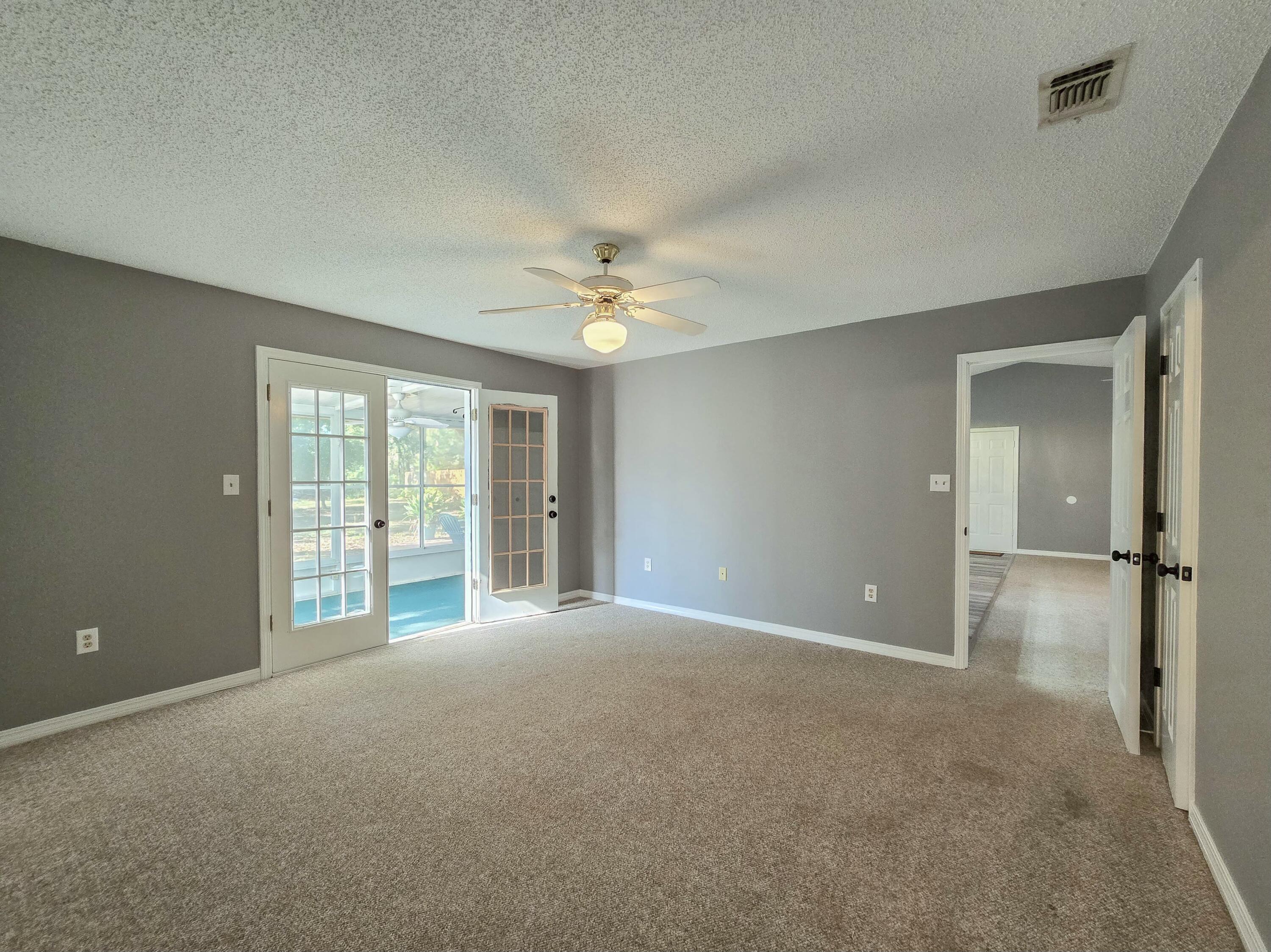 2103 Hawthorne Drive