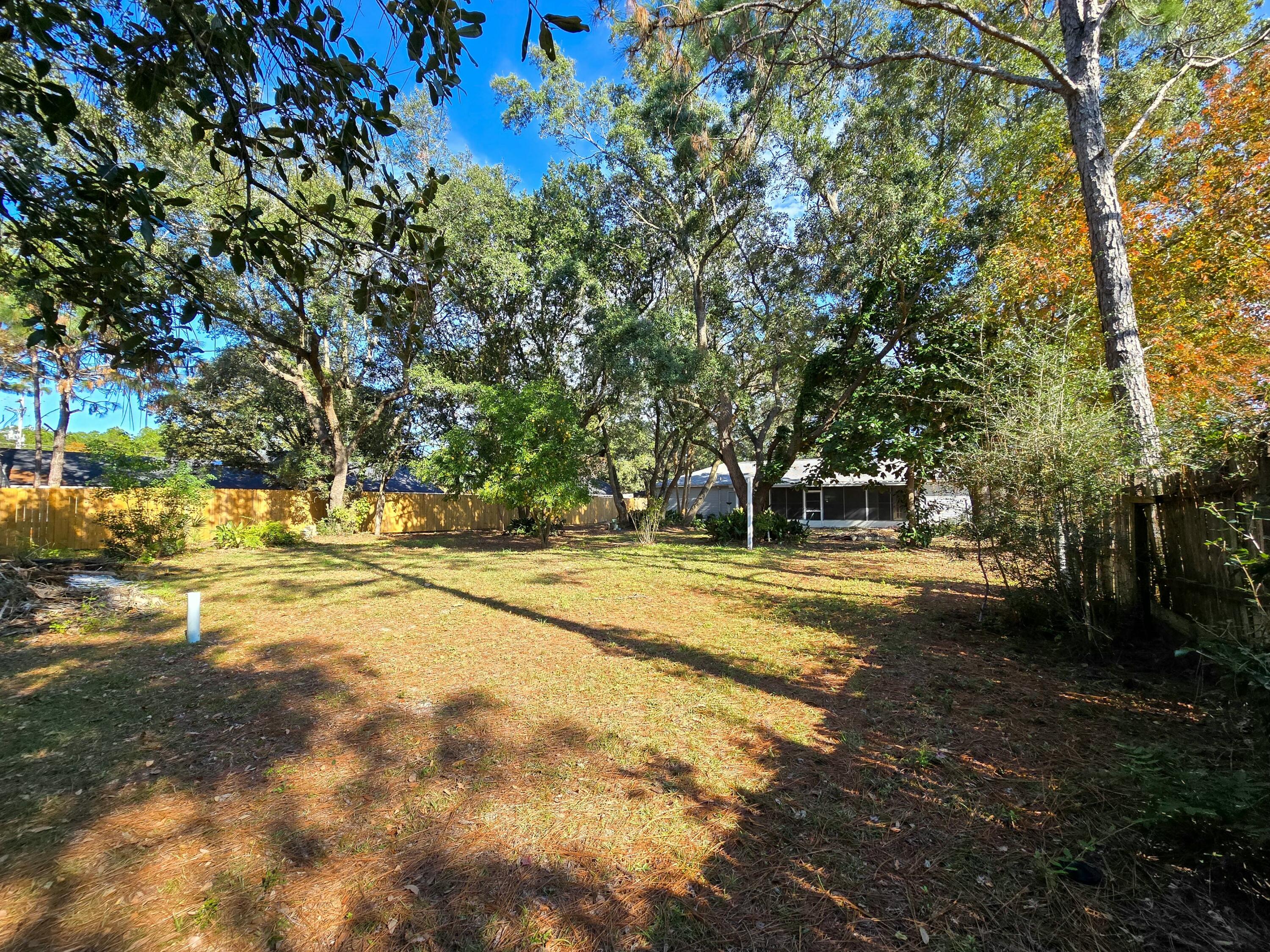 2103 Hawthorne Drive