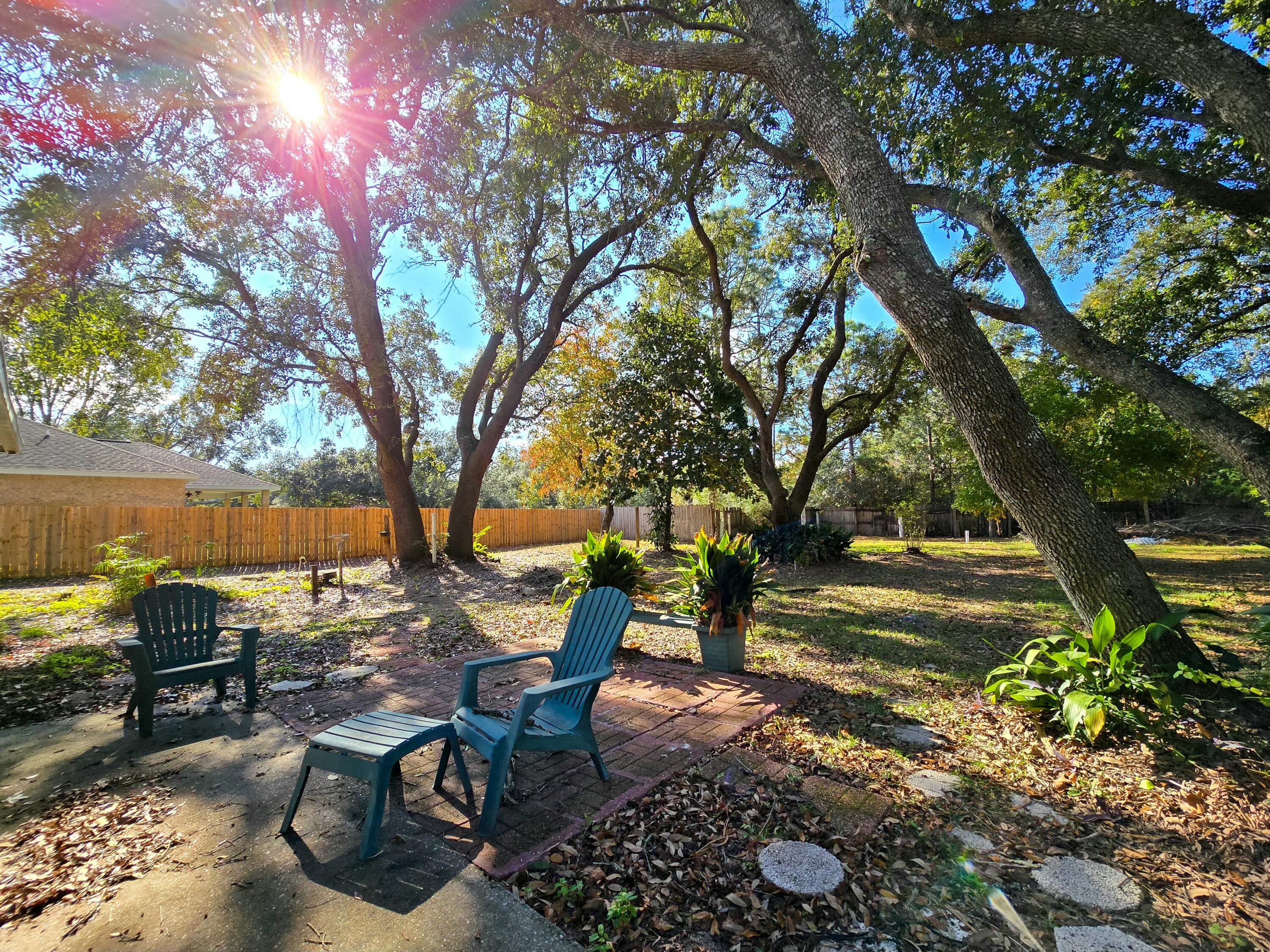 2103 Hawthorne Drive