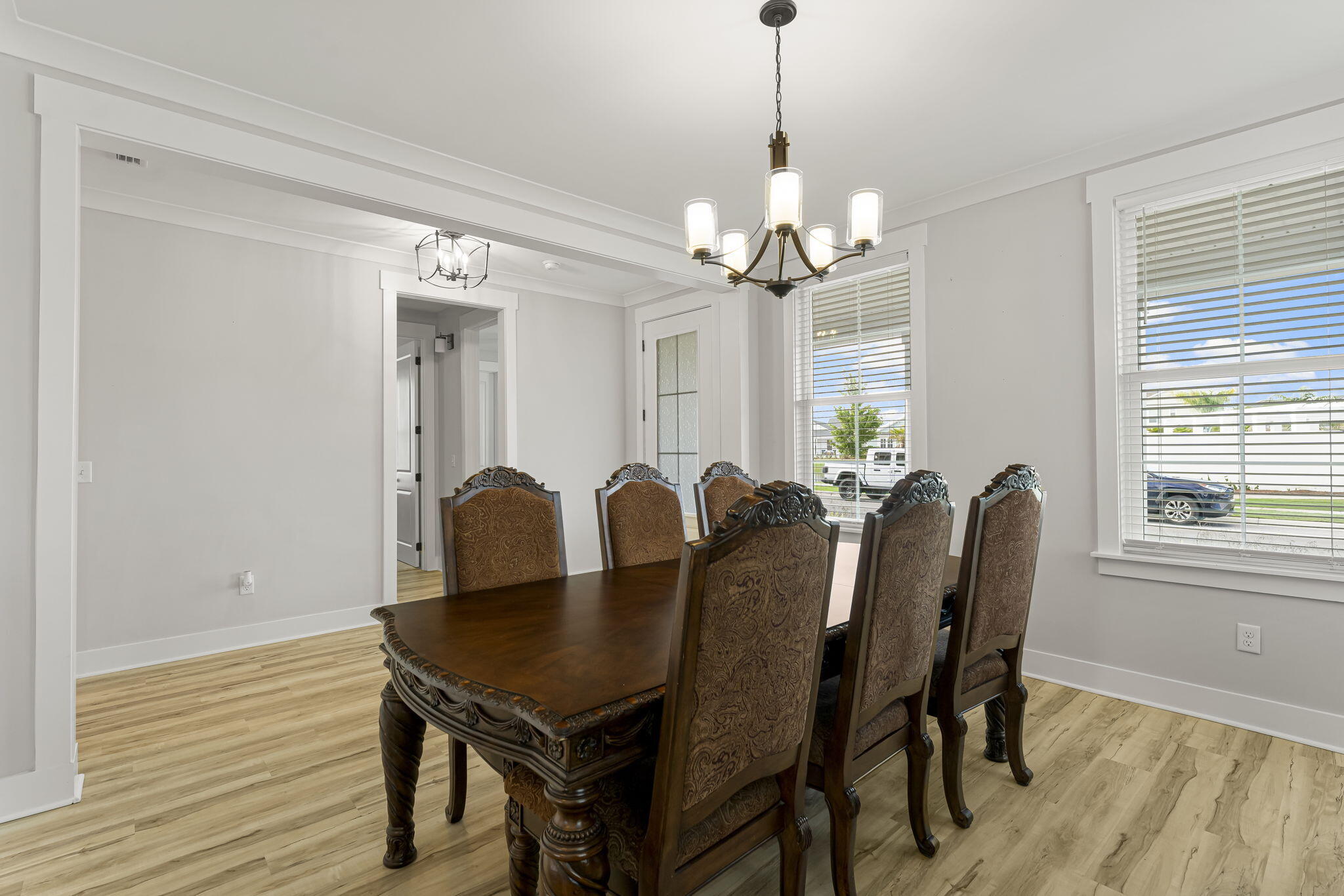 1921 Rushes Avenue