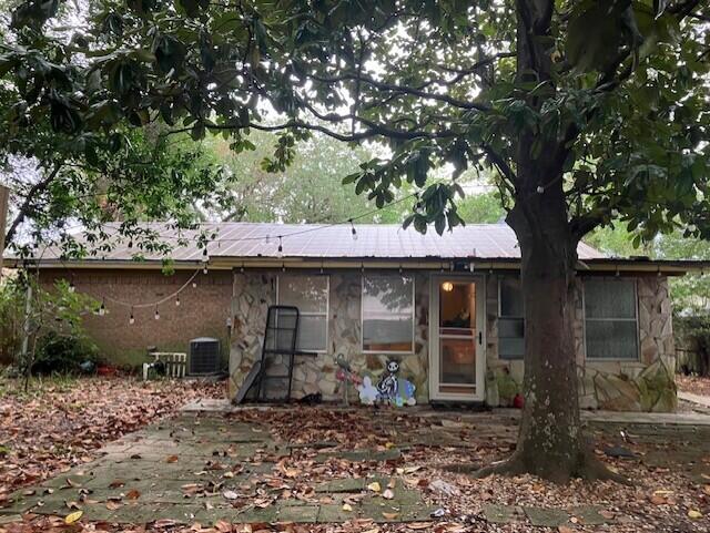 317 NE Woodrow Street