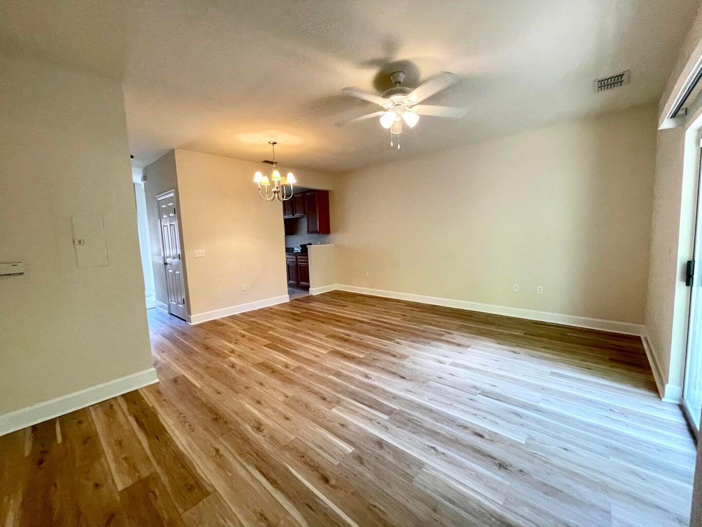 15284 331 Business UNIT 12C