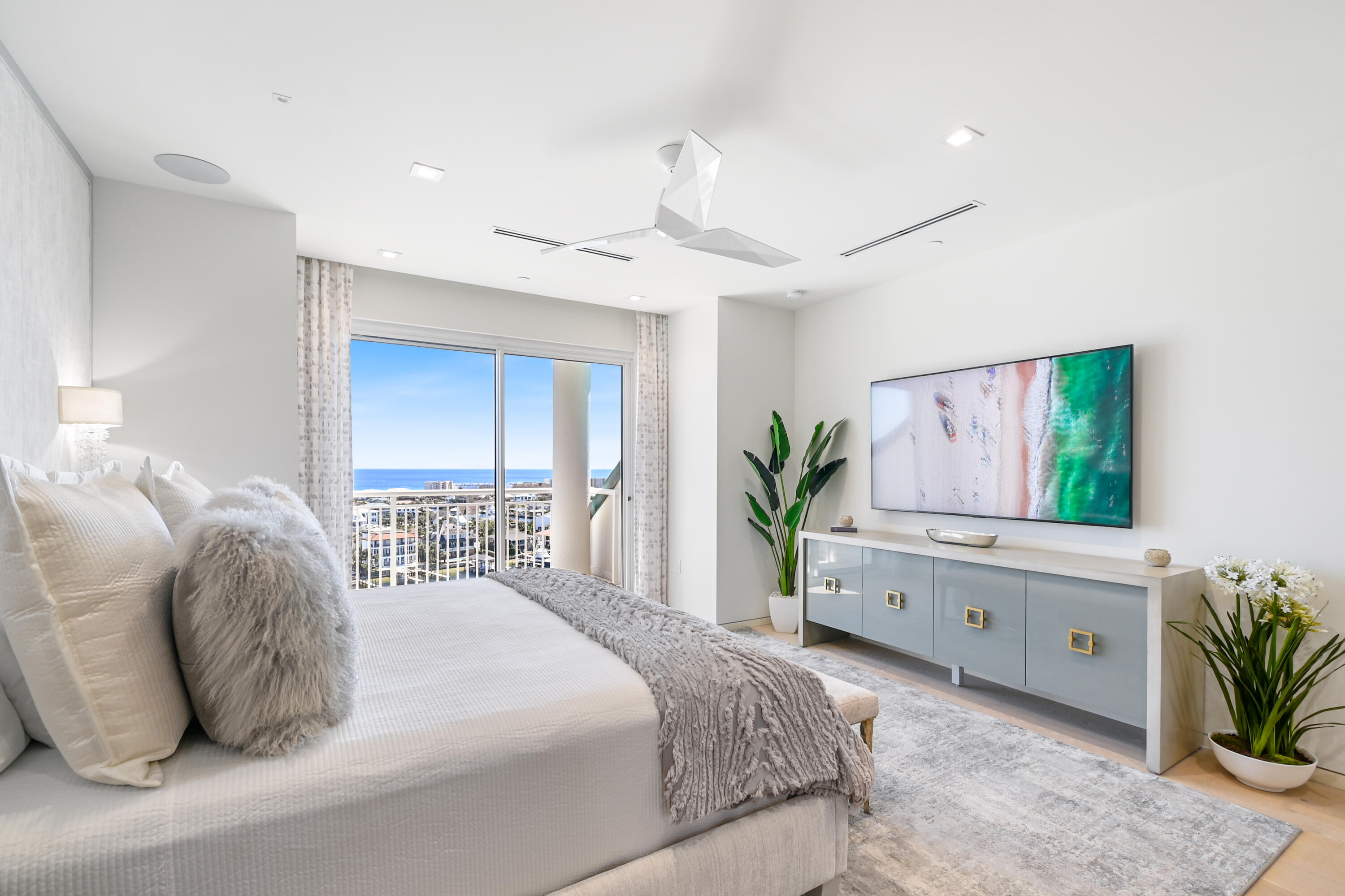 662 Harbor Boulevard UNIT 1020