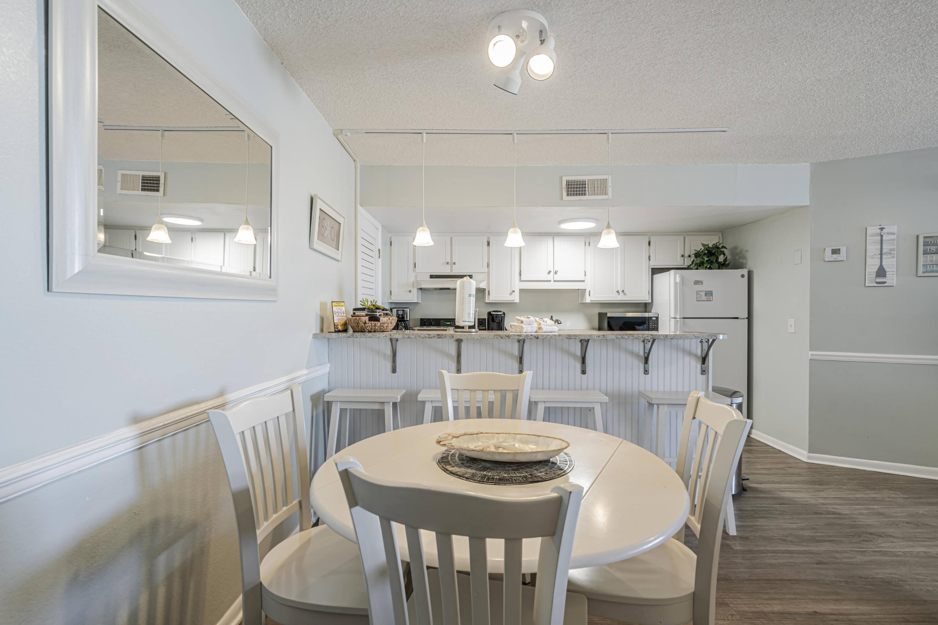 8610 Surf Drive 206