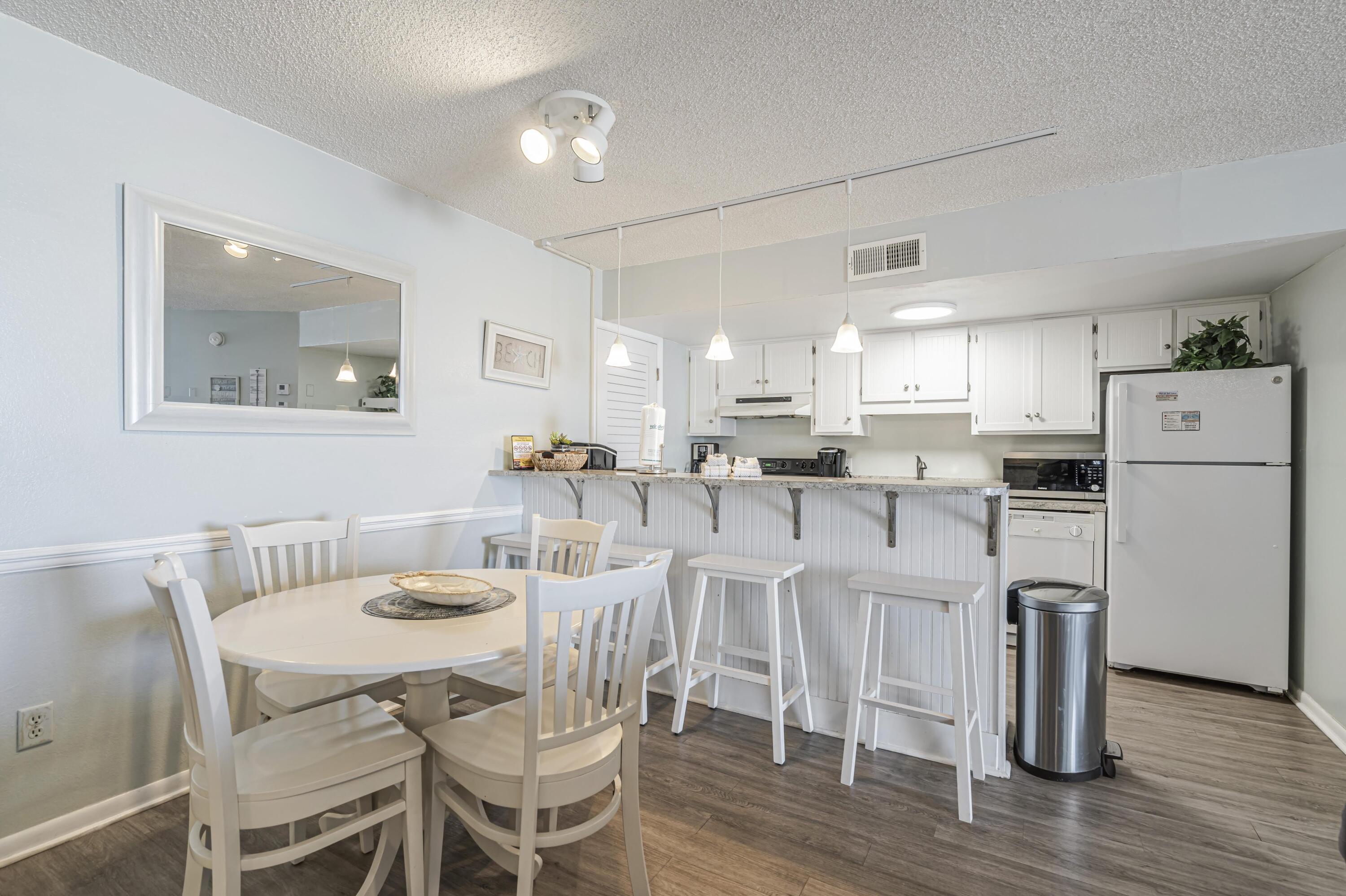 8610 Surf Drive 206