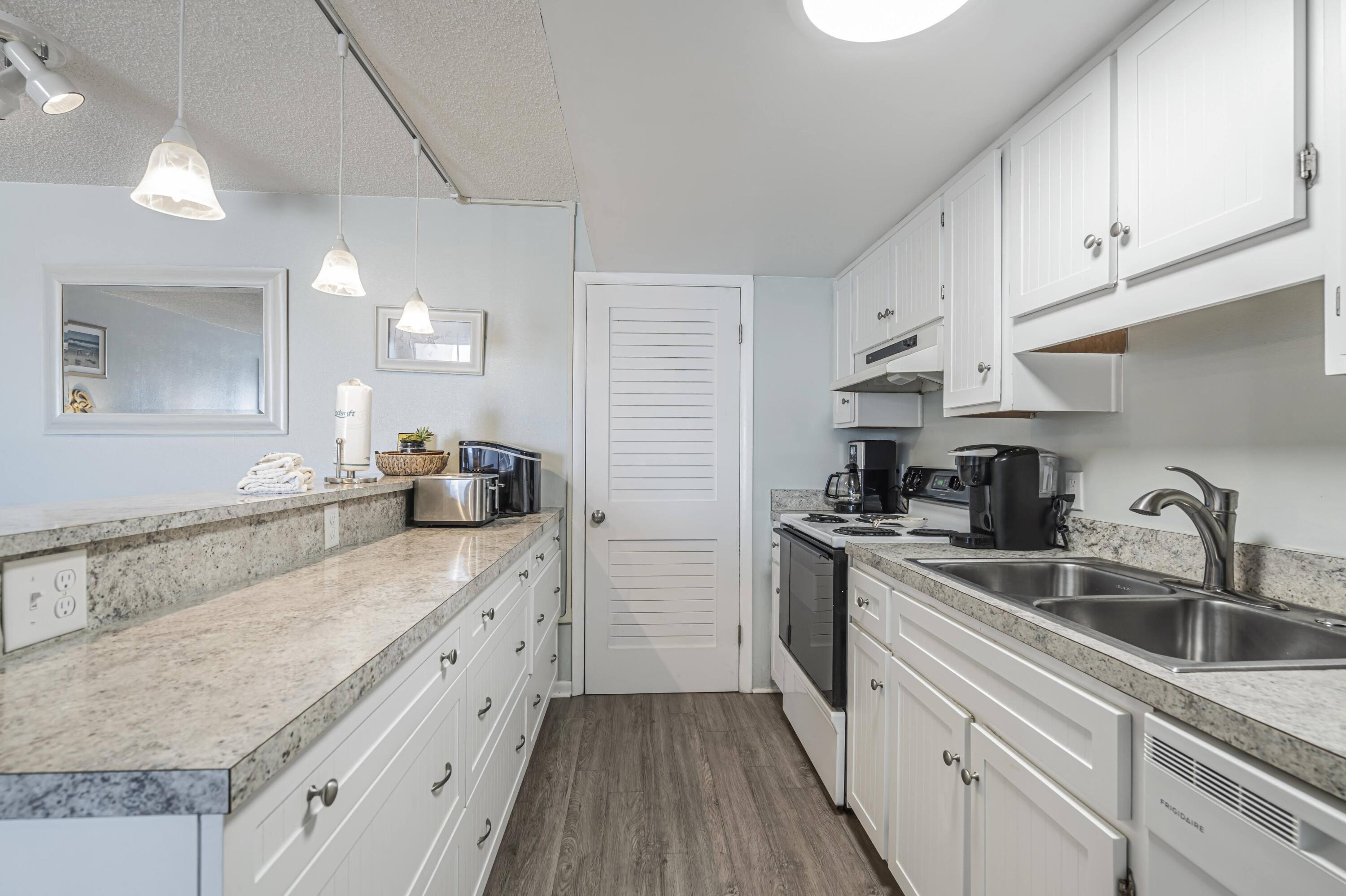 8610 Surf Drive 206