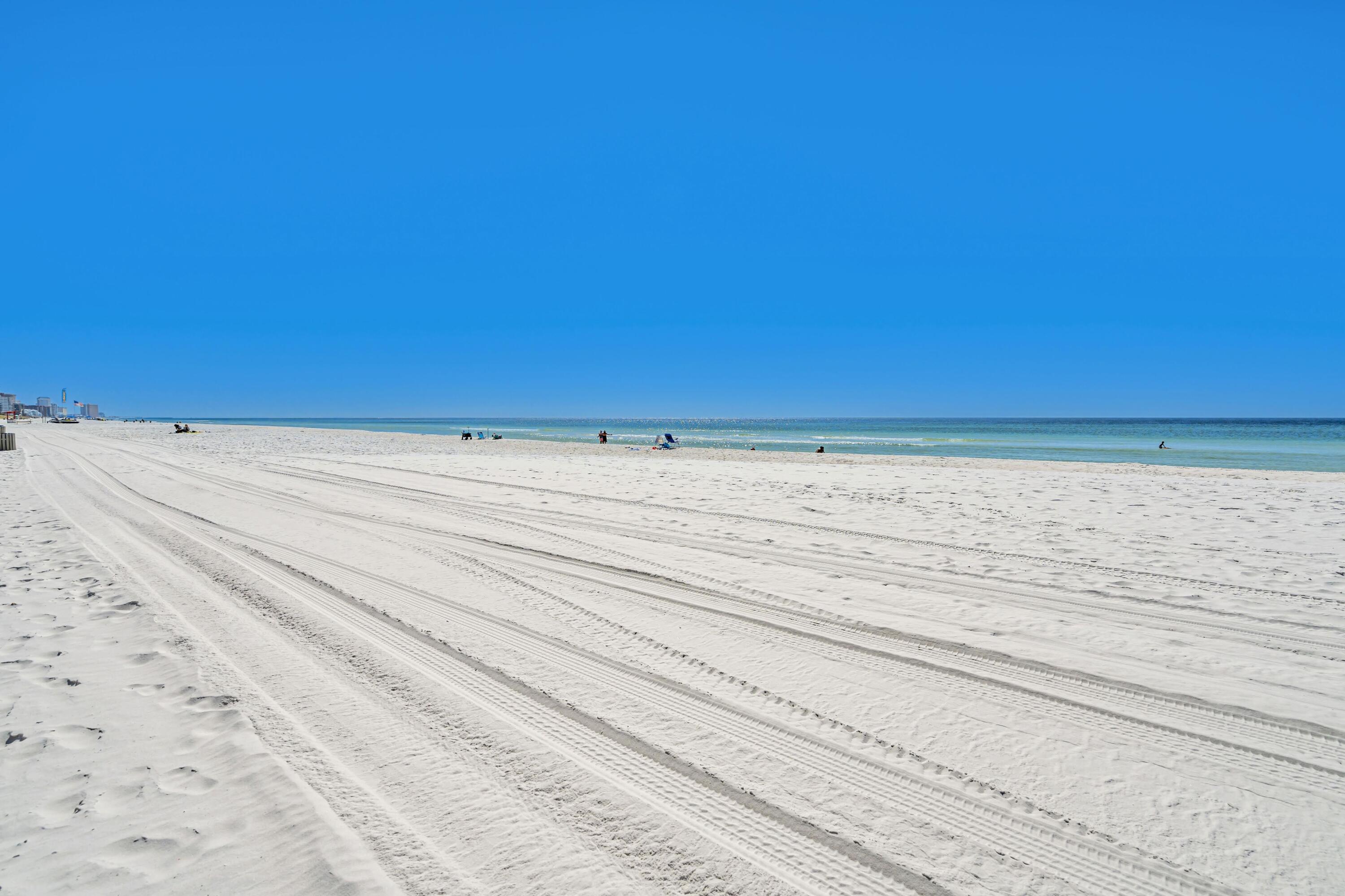 8610 Surf Drive 206