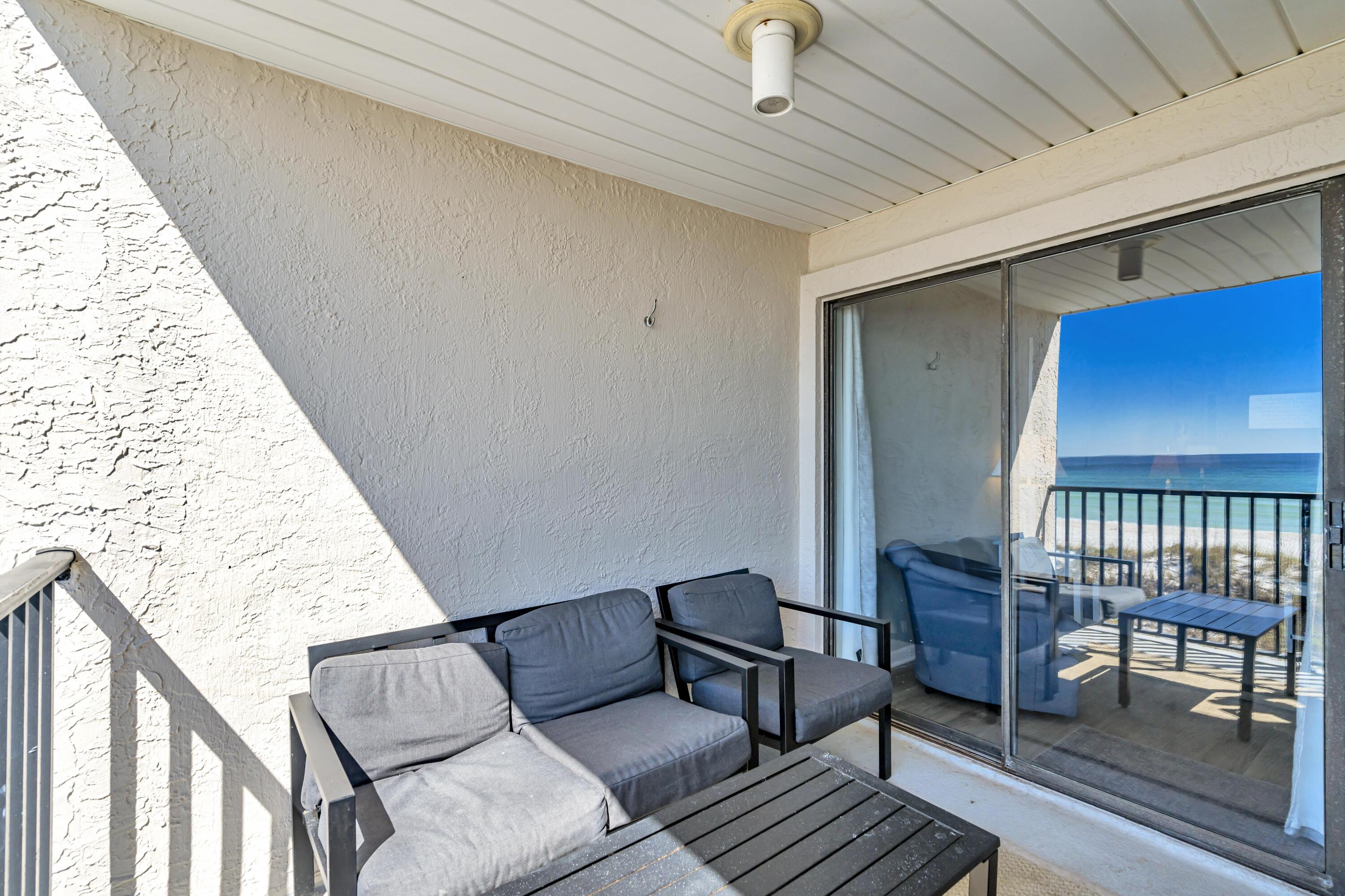 8610 Surf Drive 206