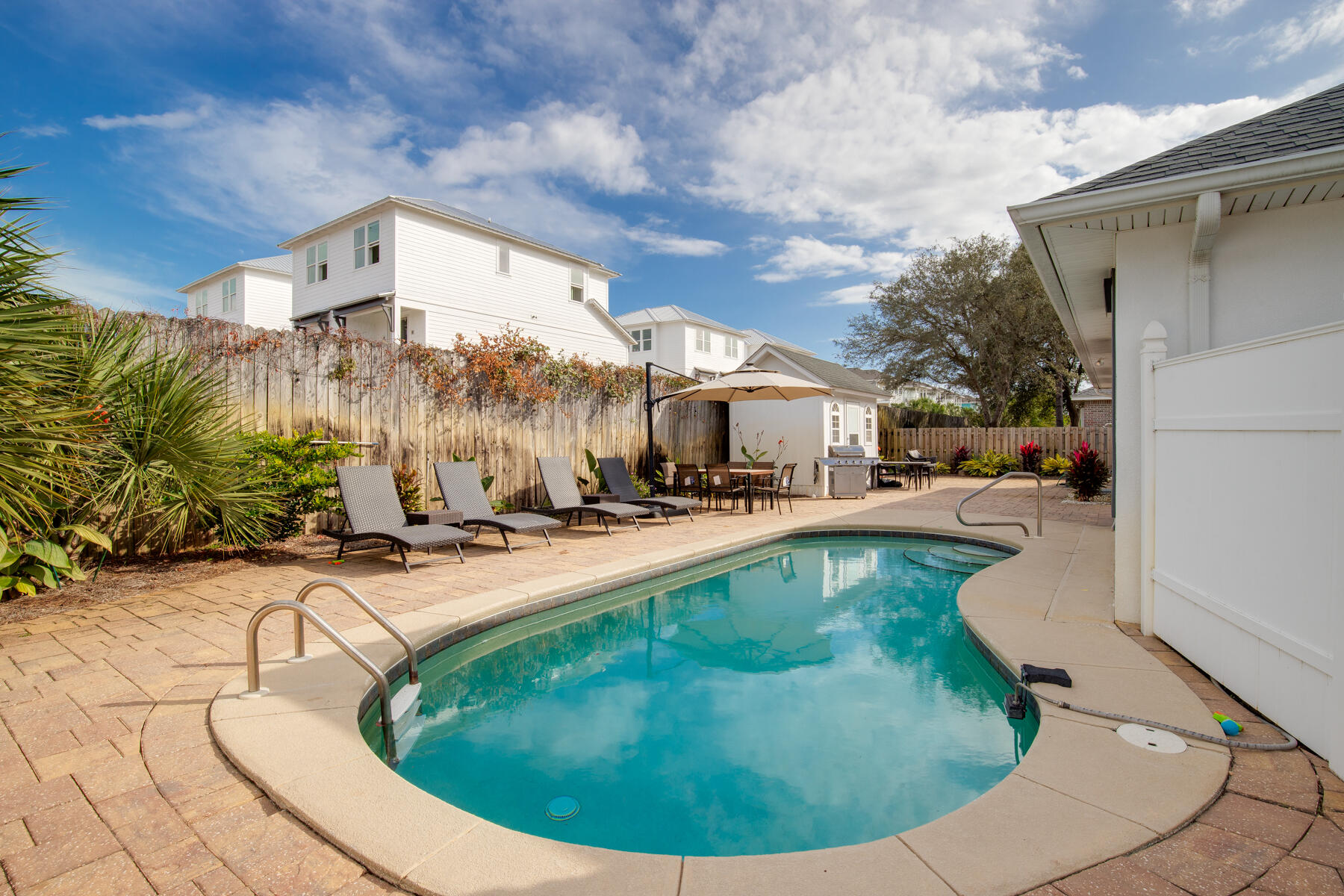 280 Avalon Boulevard