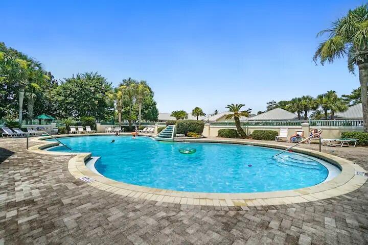 280 Avalon Boulevard