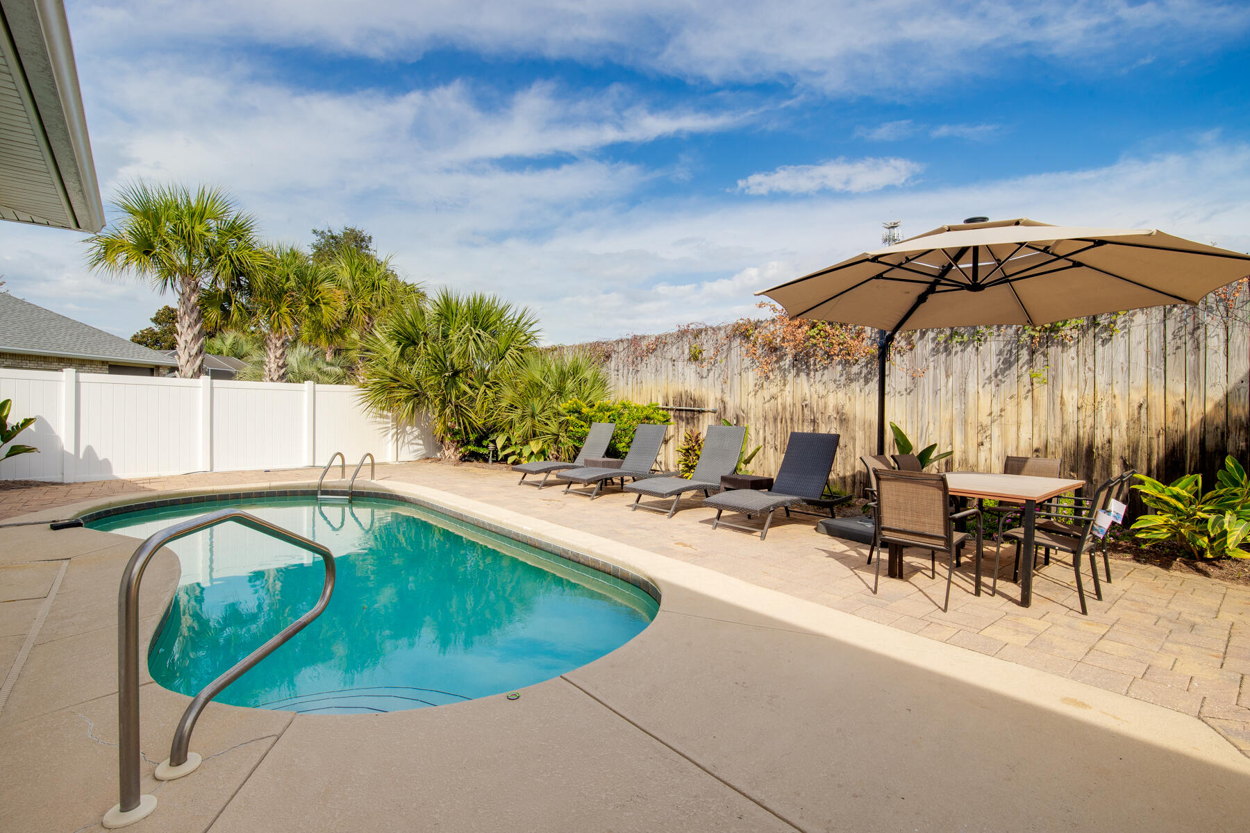 280 Avalon Boulevard