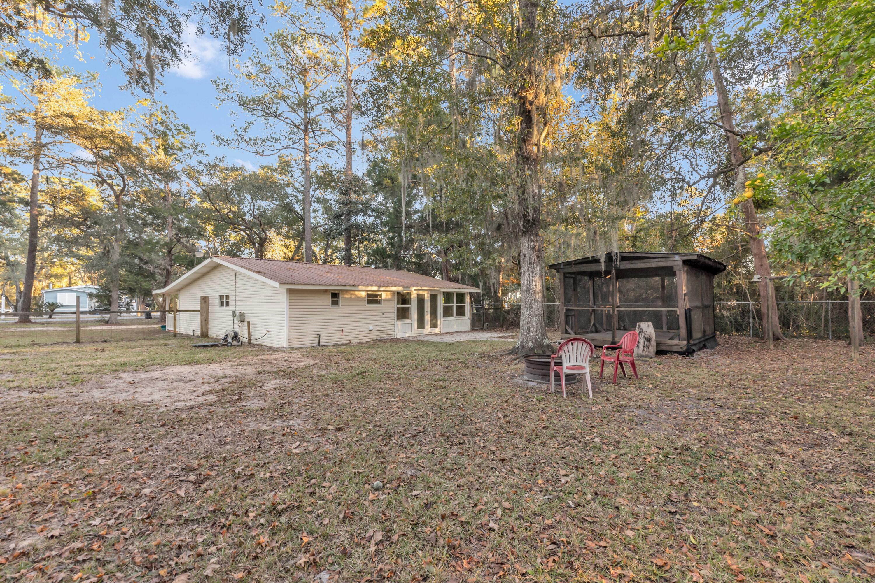 810 Mcdaniels Fishcamp Road