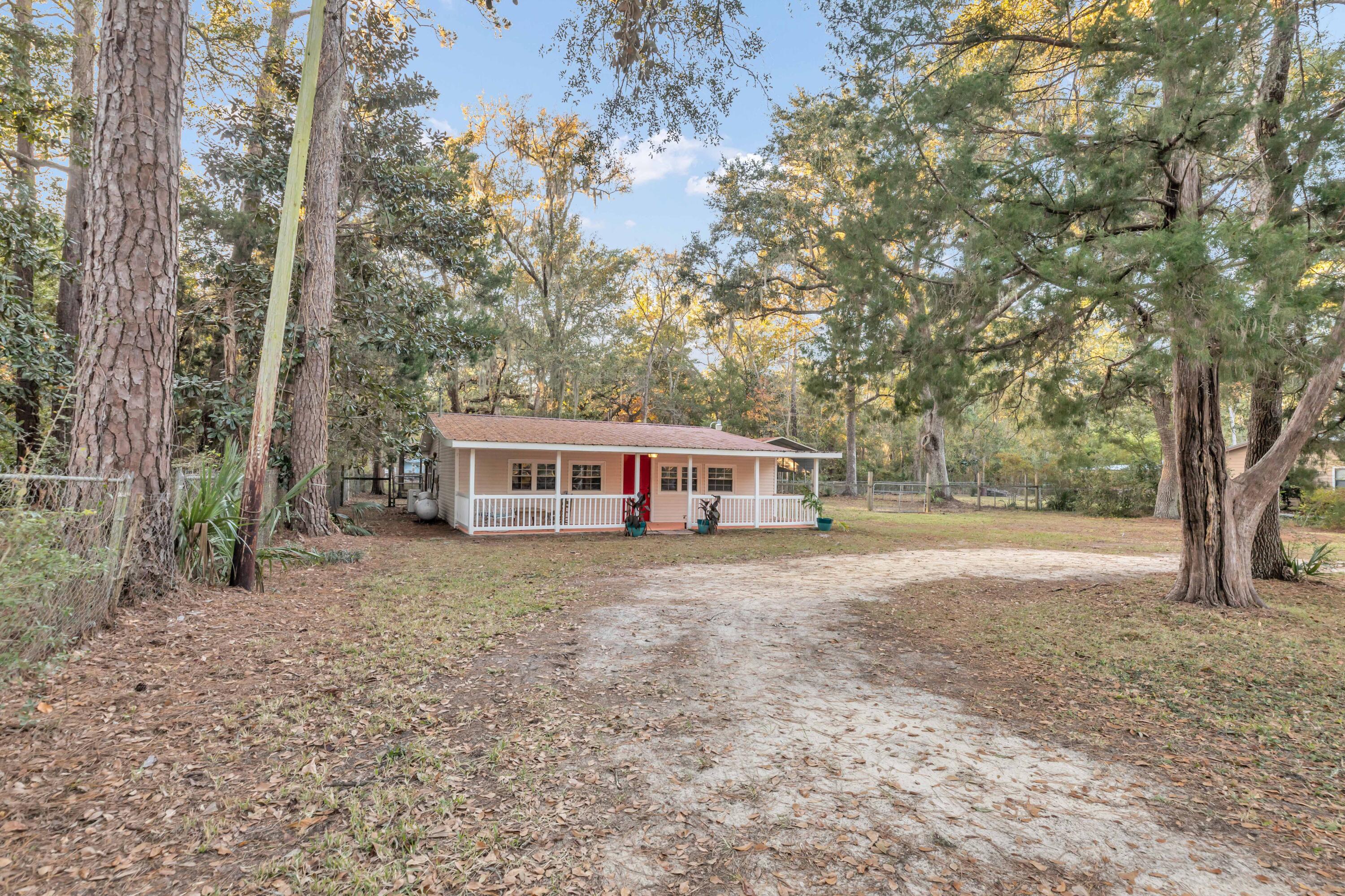 810 Mcdaniels Fishcamp Road