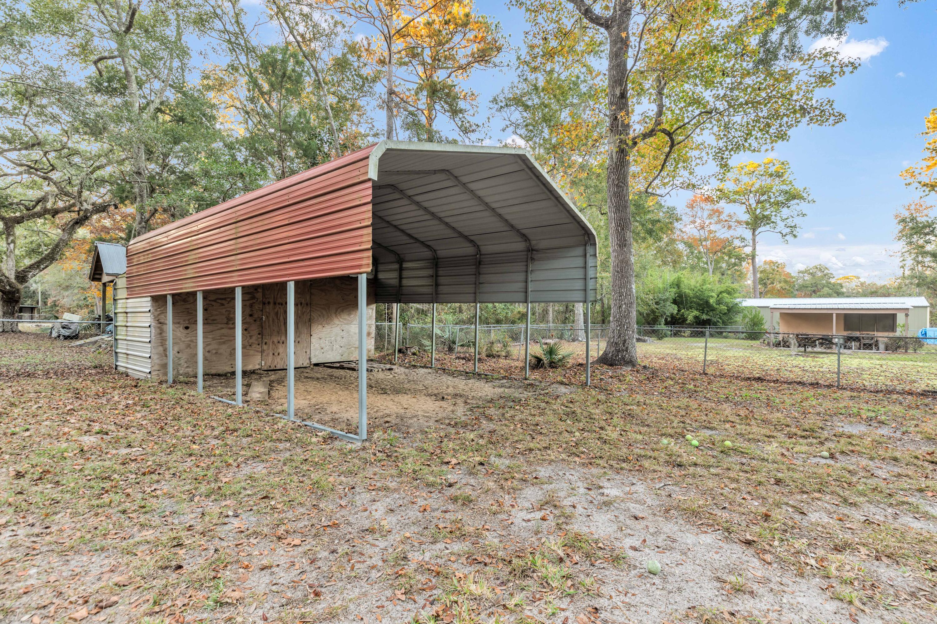 810 Mcdaniels Fishcamp Road