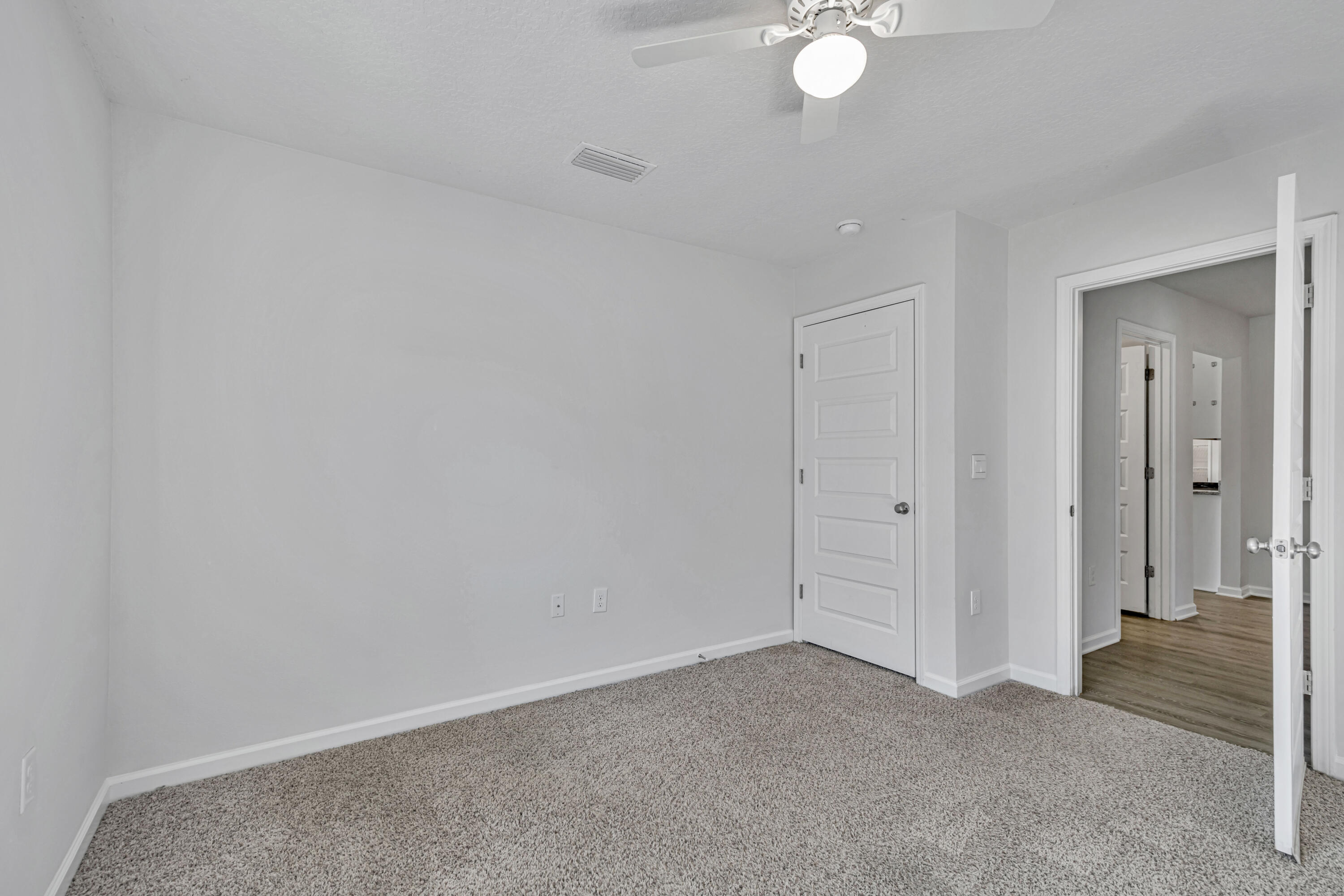1109 Valor Walk