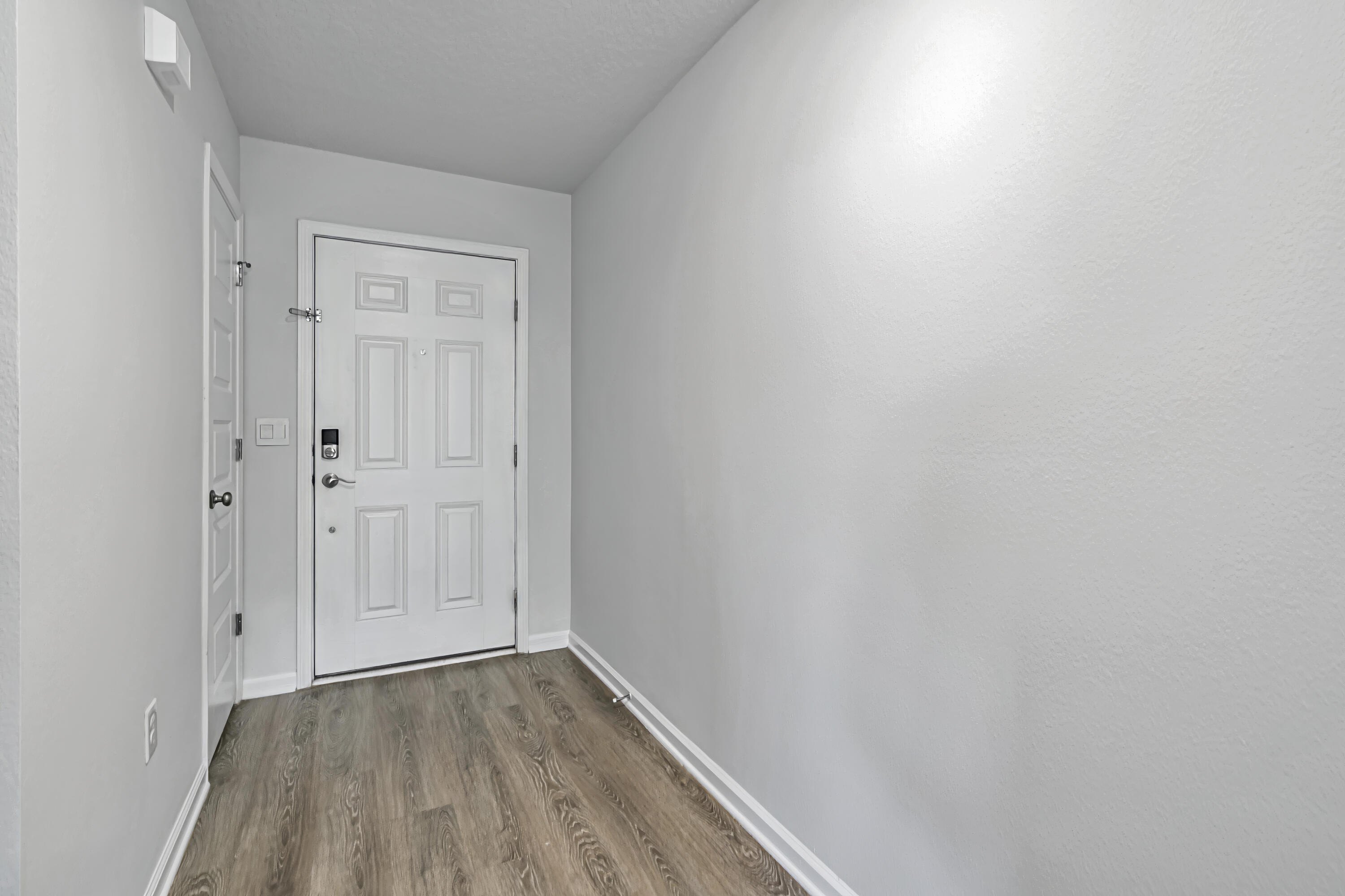 1109 Valor Walk