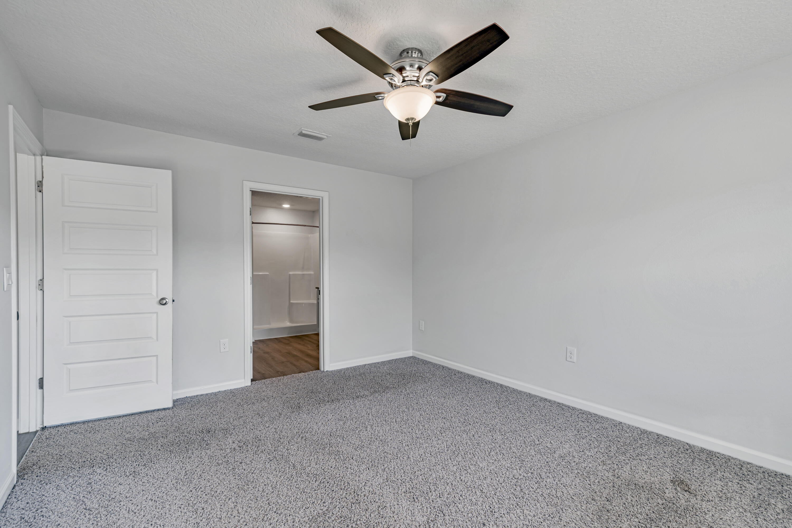 1109 Valor Walk
