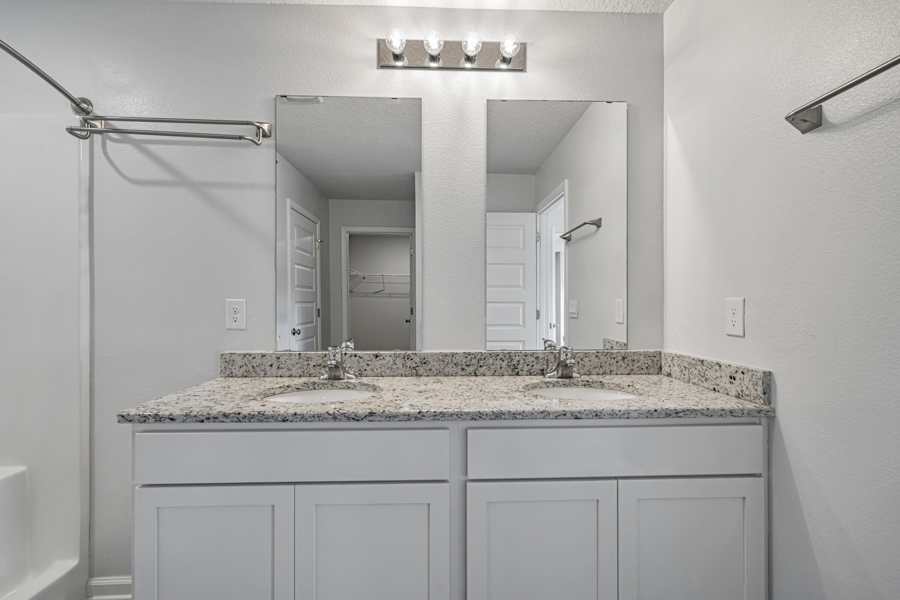 1109 Valor Walk