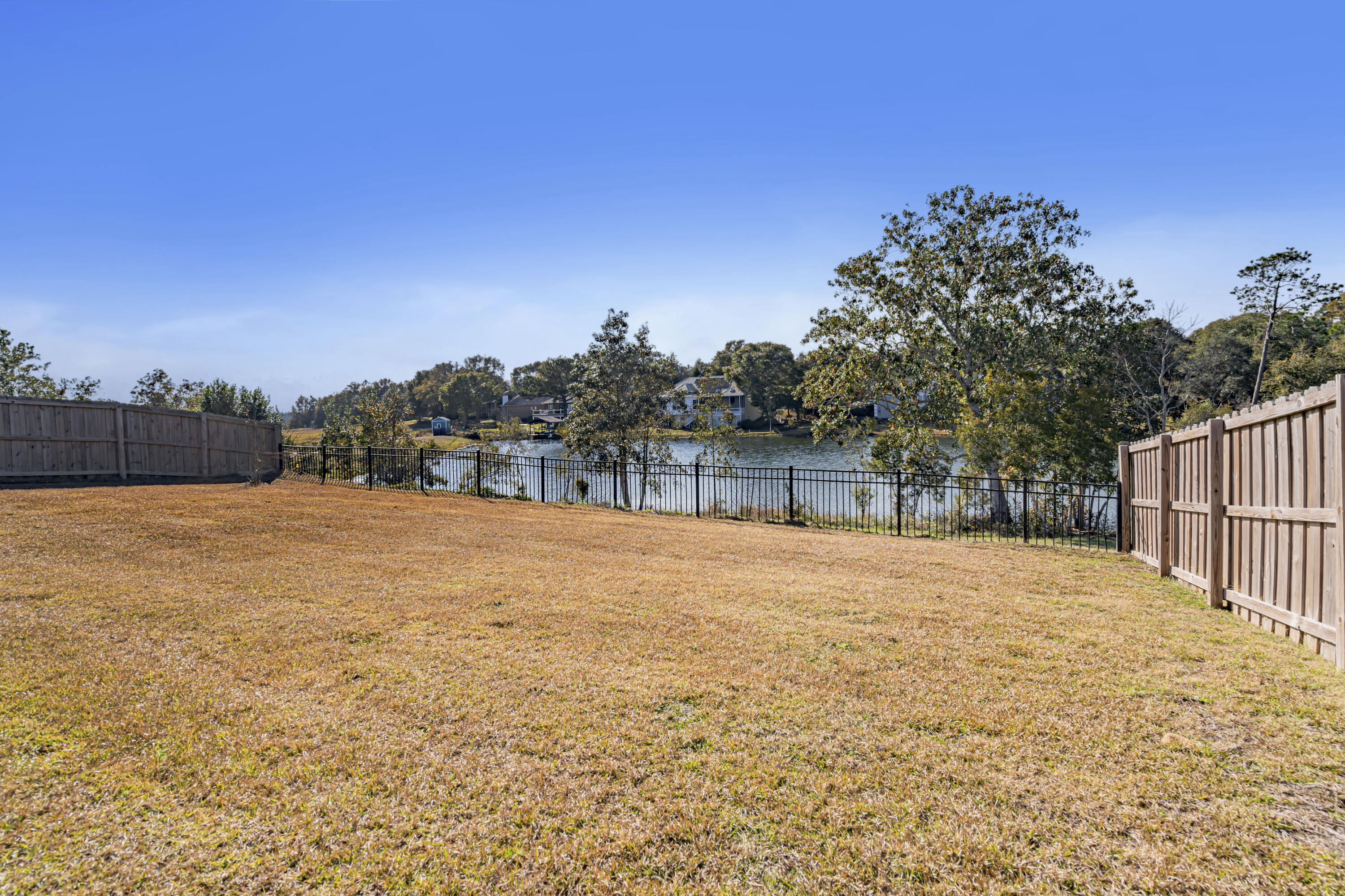 1109 Valor Walk