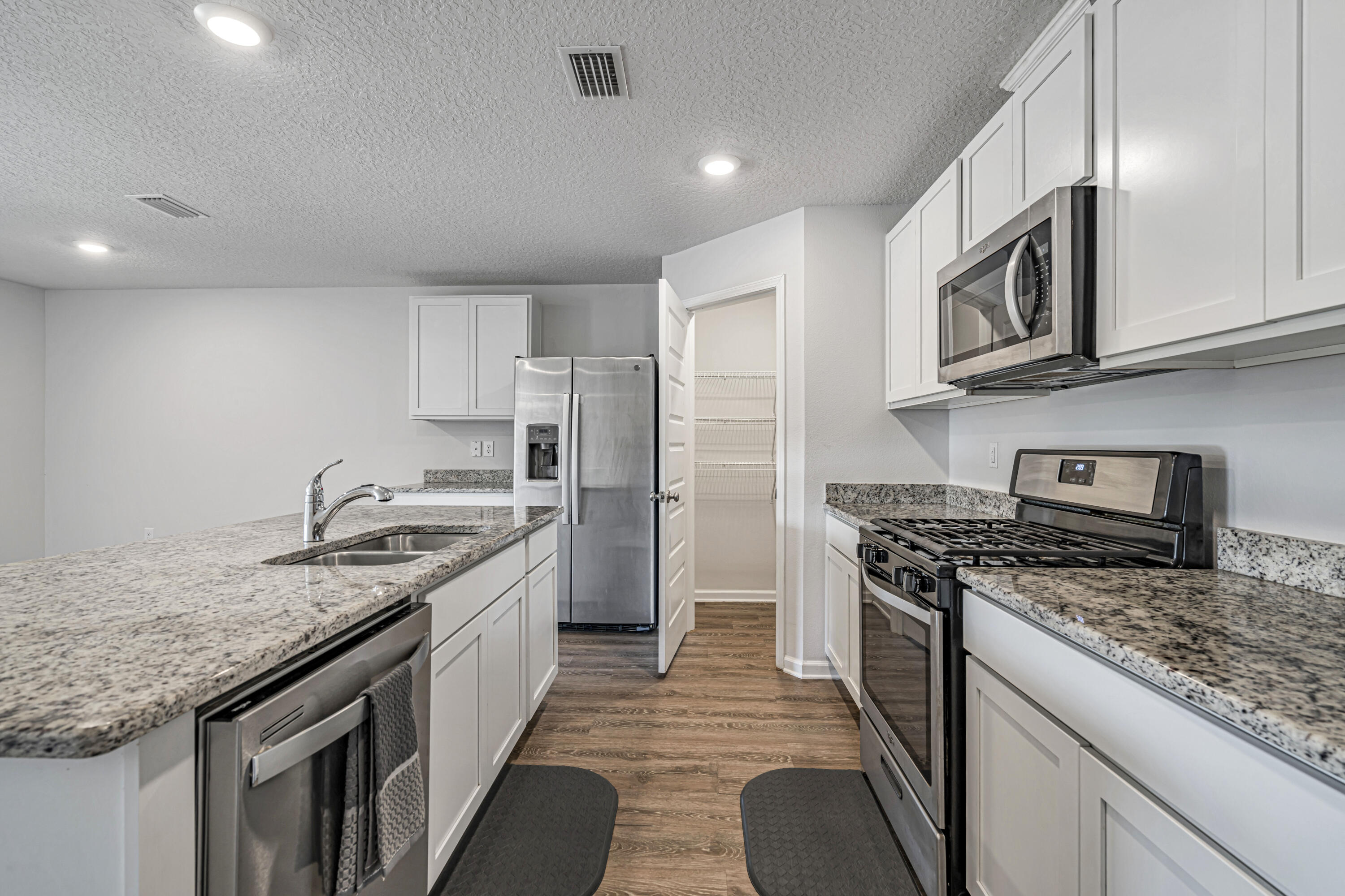 1109 Valor Walk