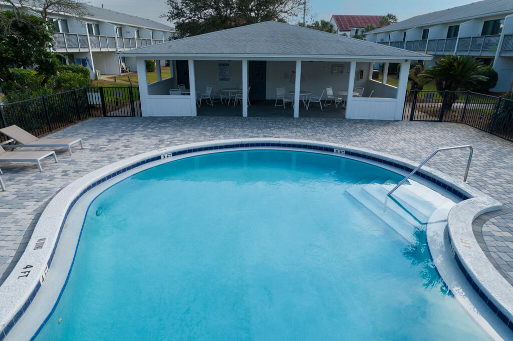 3605 E County Highway 30A, 106