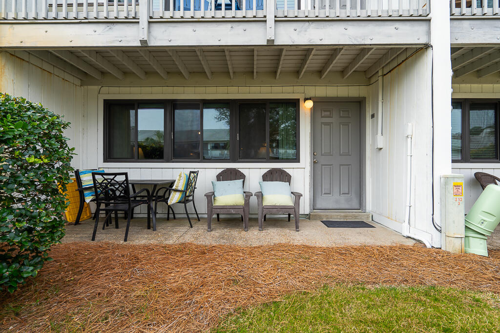3605 E County Highway 30A, 106