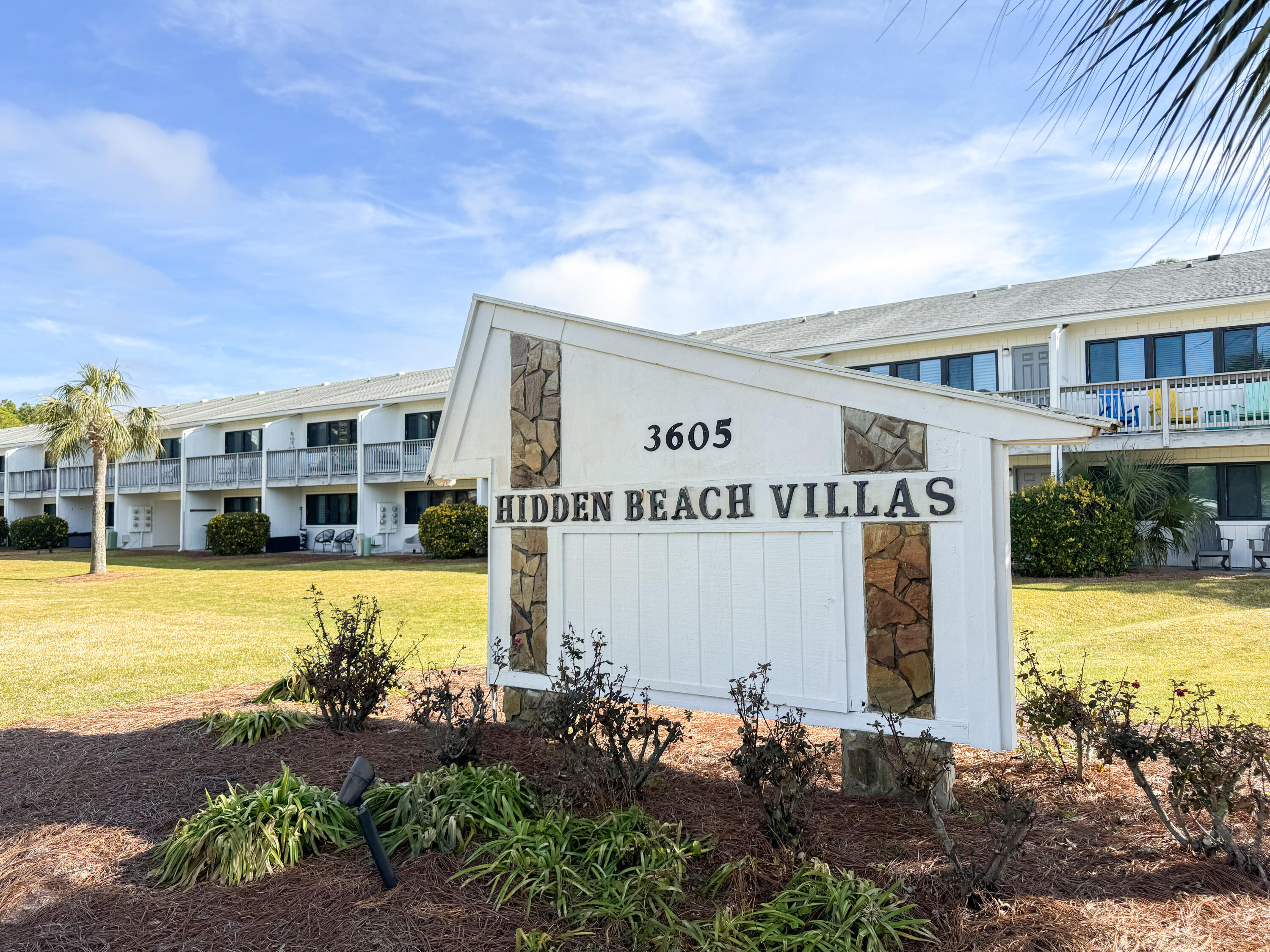 3605 E County Highway 30A, 106