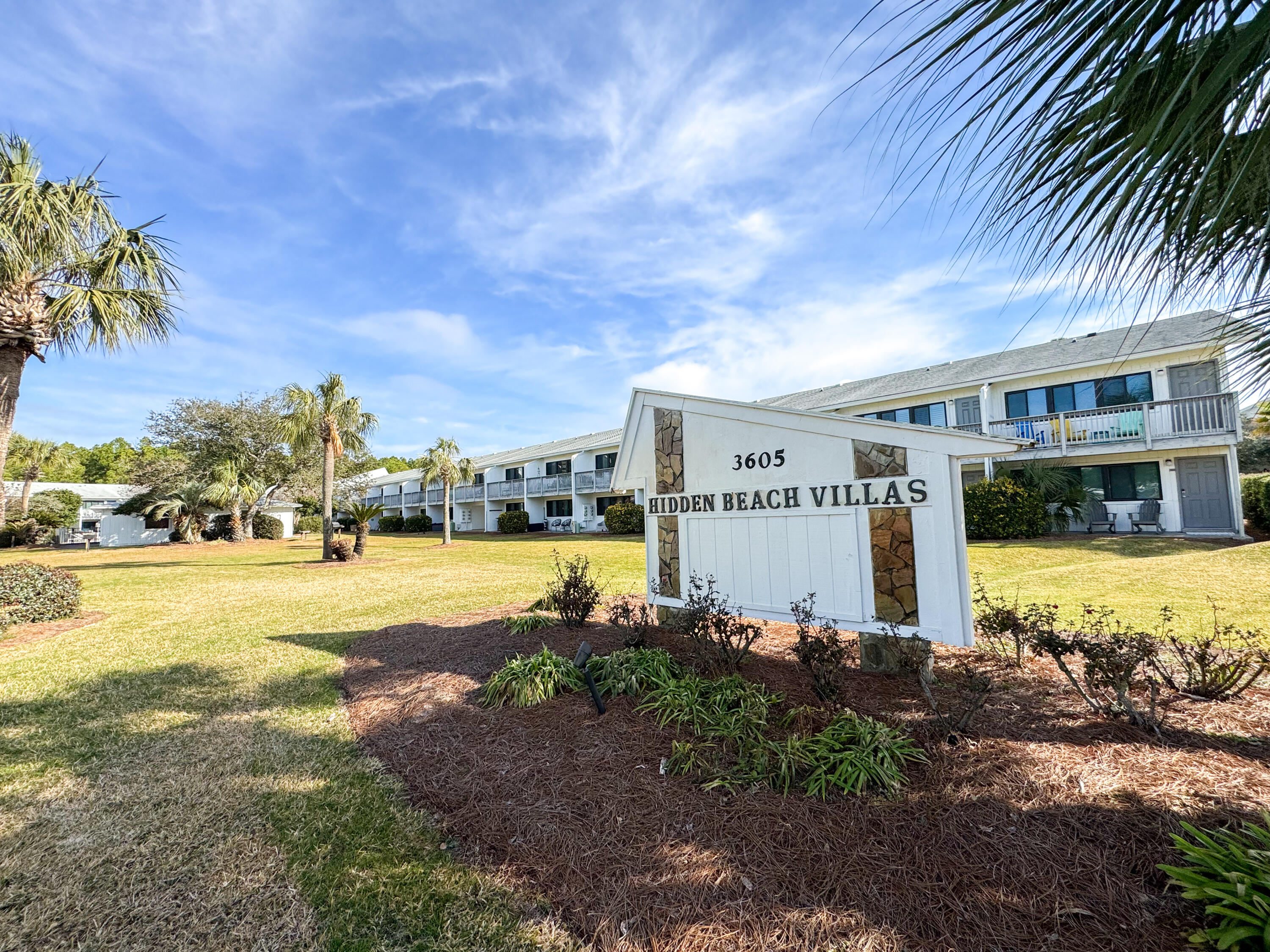 3605 E County Highway 30A, 106