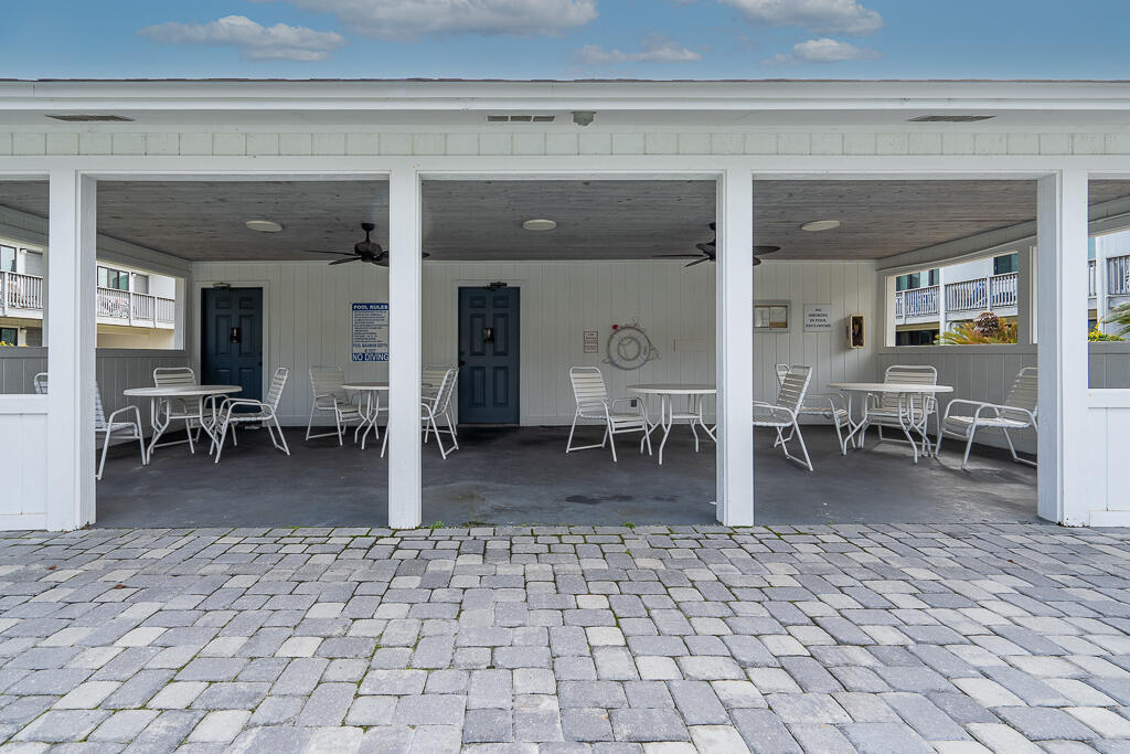 3605 E County Highway 30A, 106