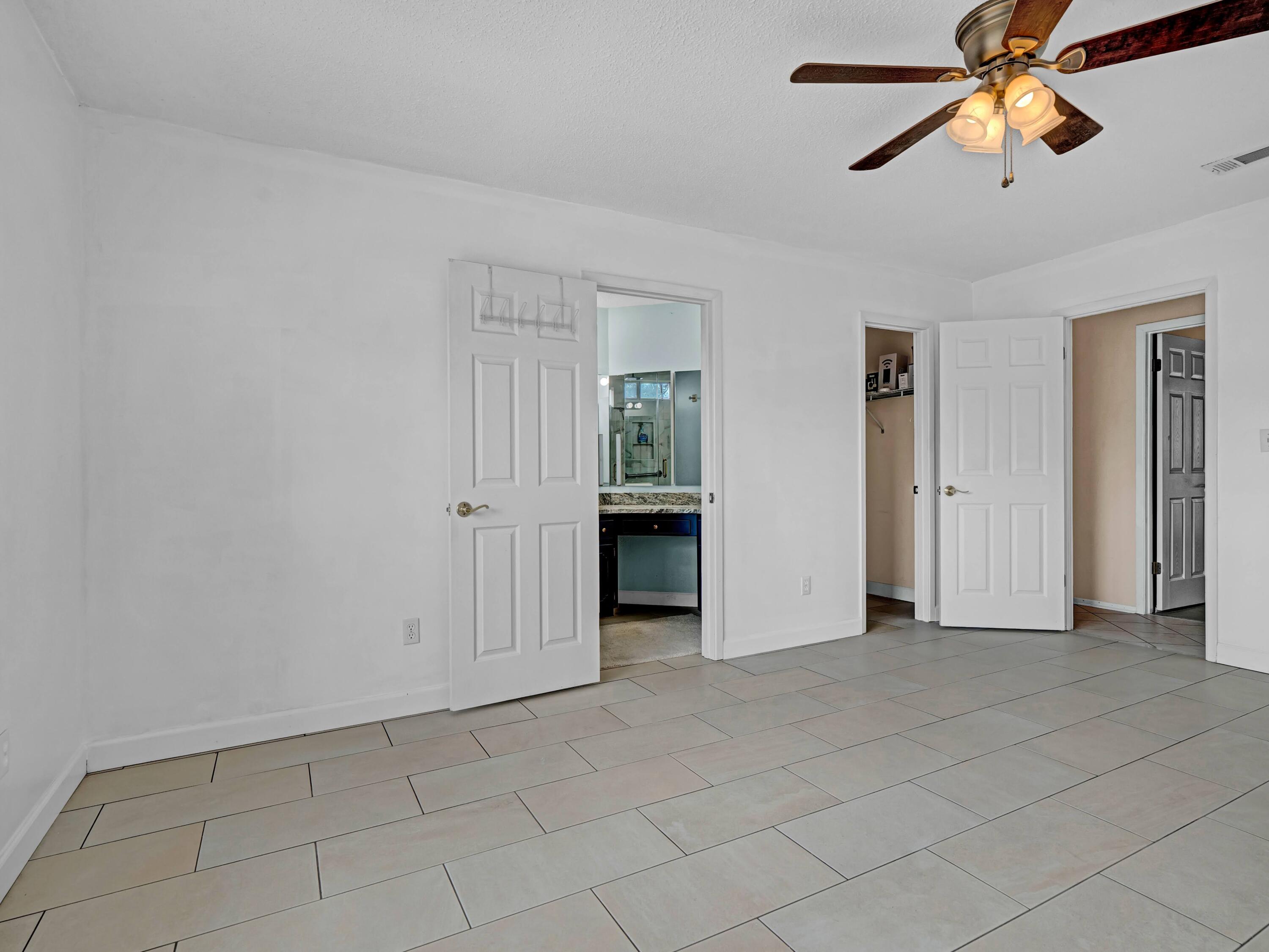 801 Sparkleberry Cove