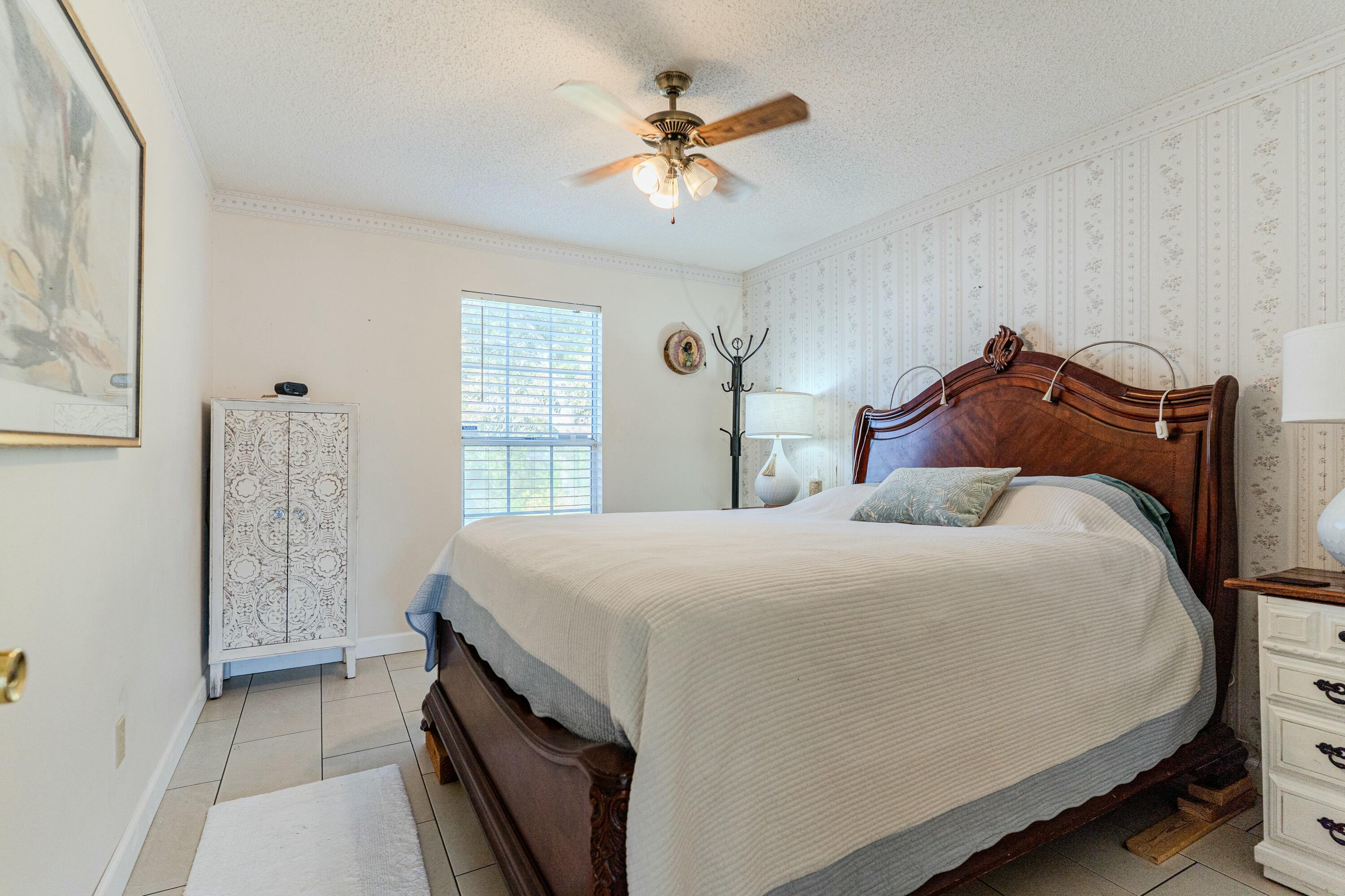 801 Sparkleberry Cove
