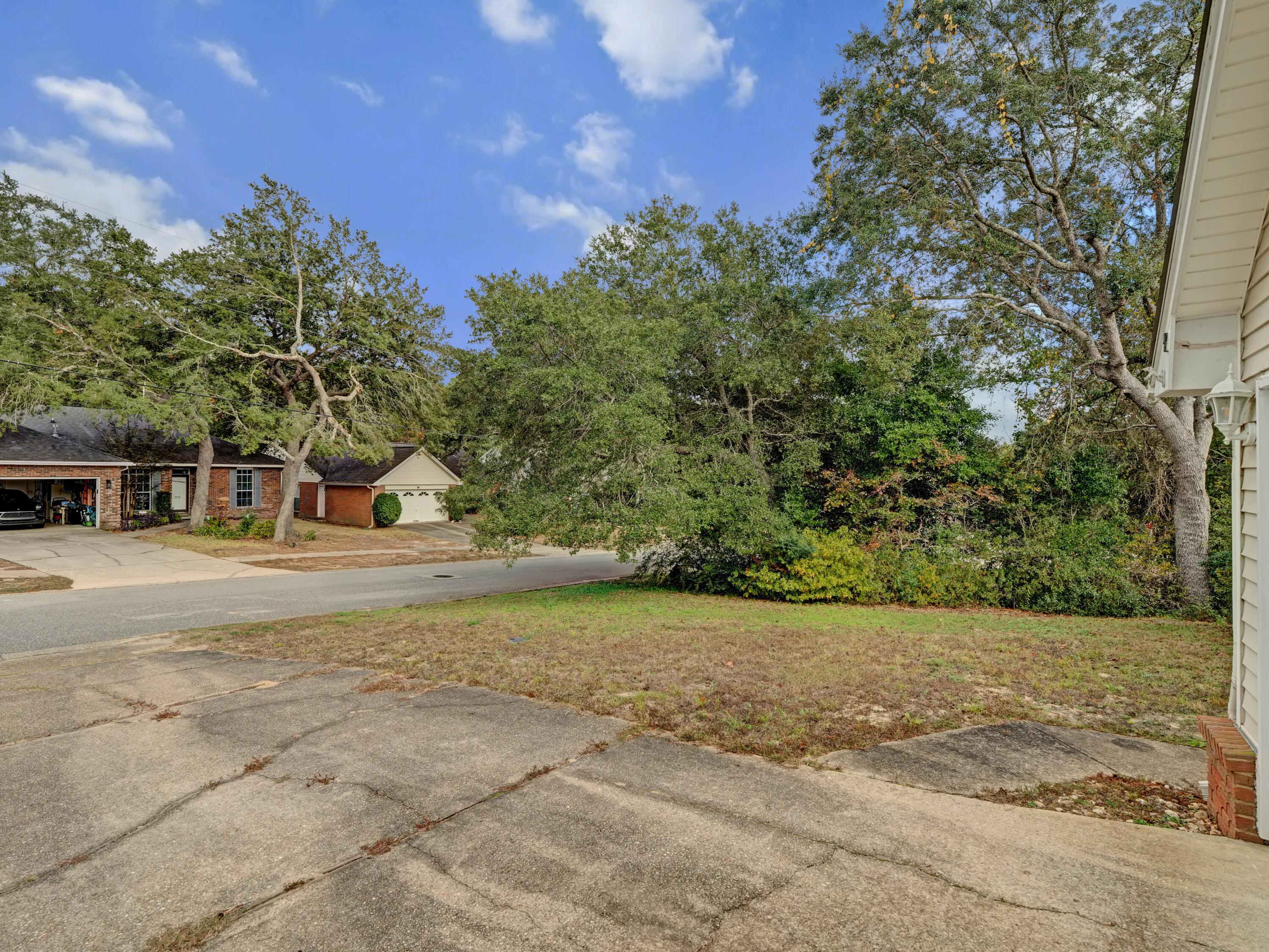 801 Sparkleberry Cove