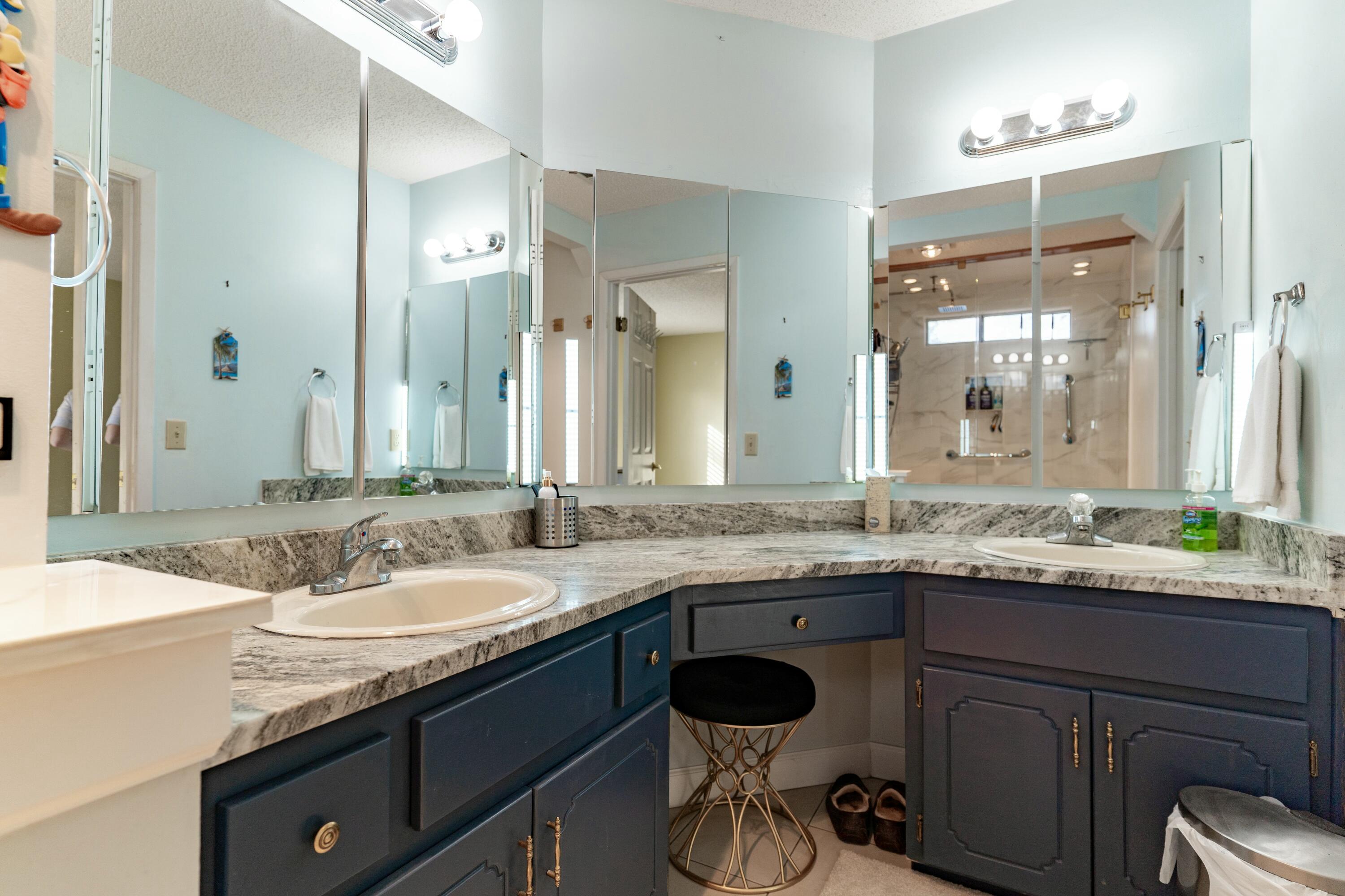 801 Sparkleberry Cove