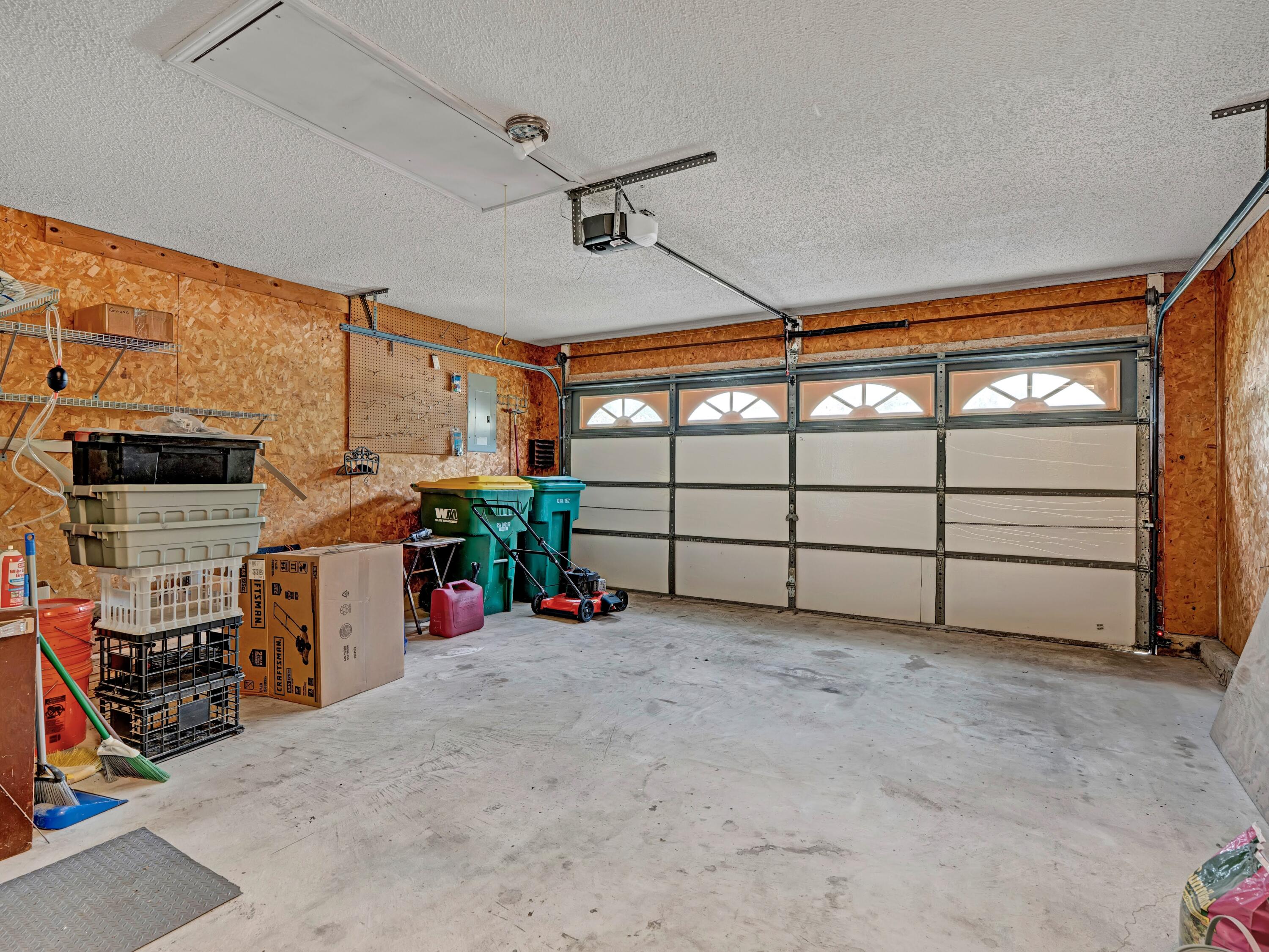 801 Sparkleberry Cove