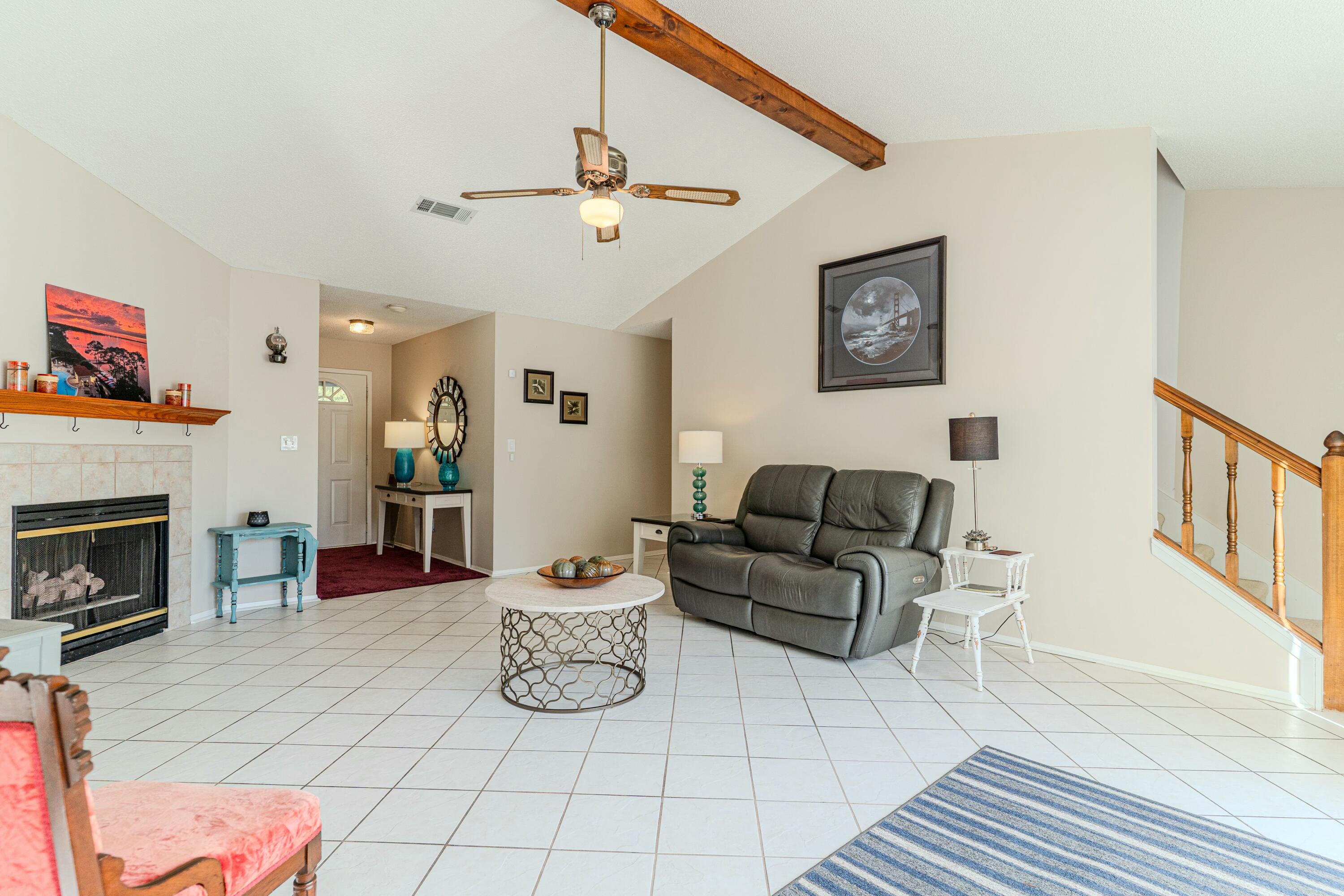 801 Sparkleberry Cove