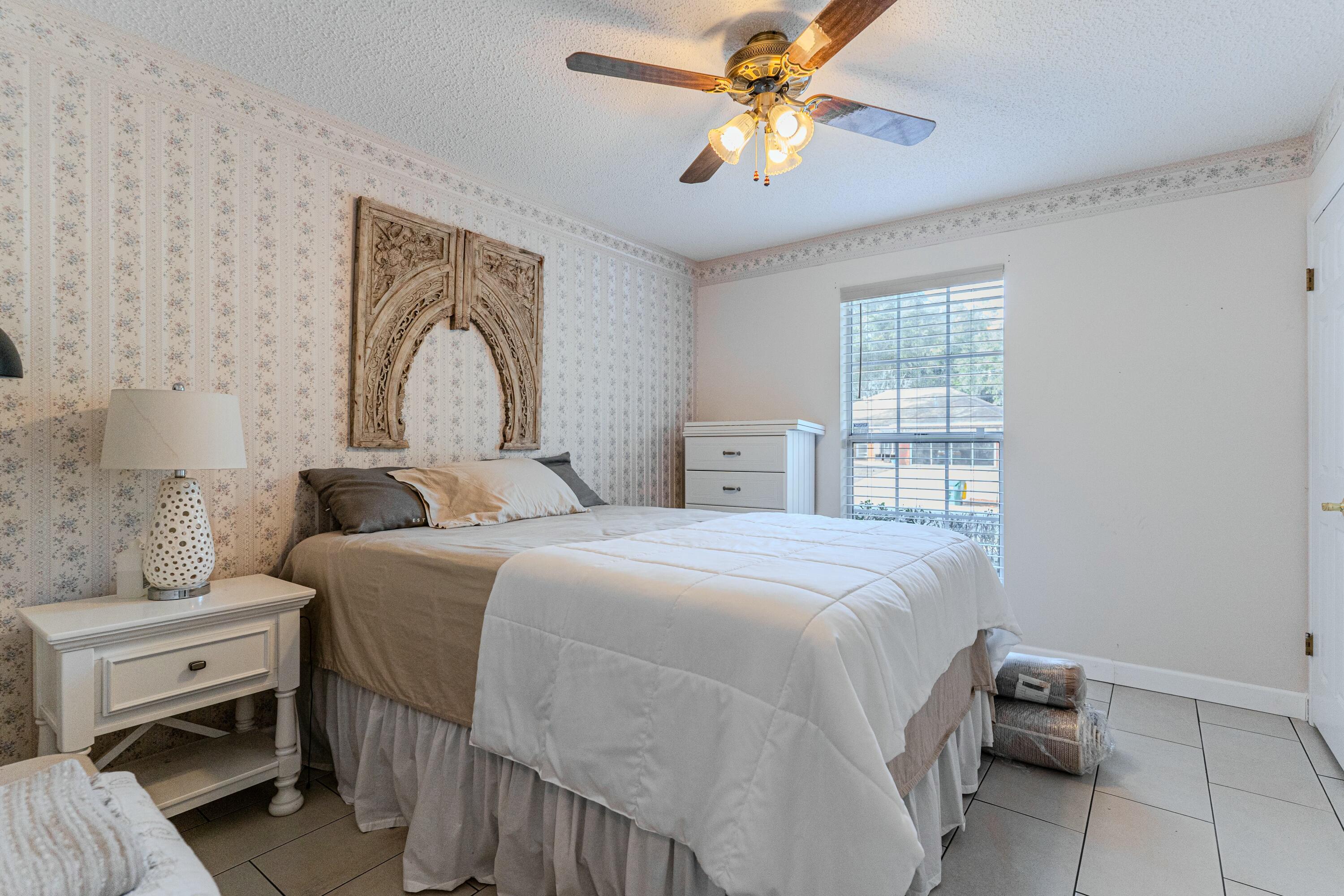 801 Sparkleberry Cove