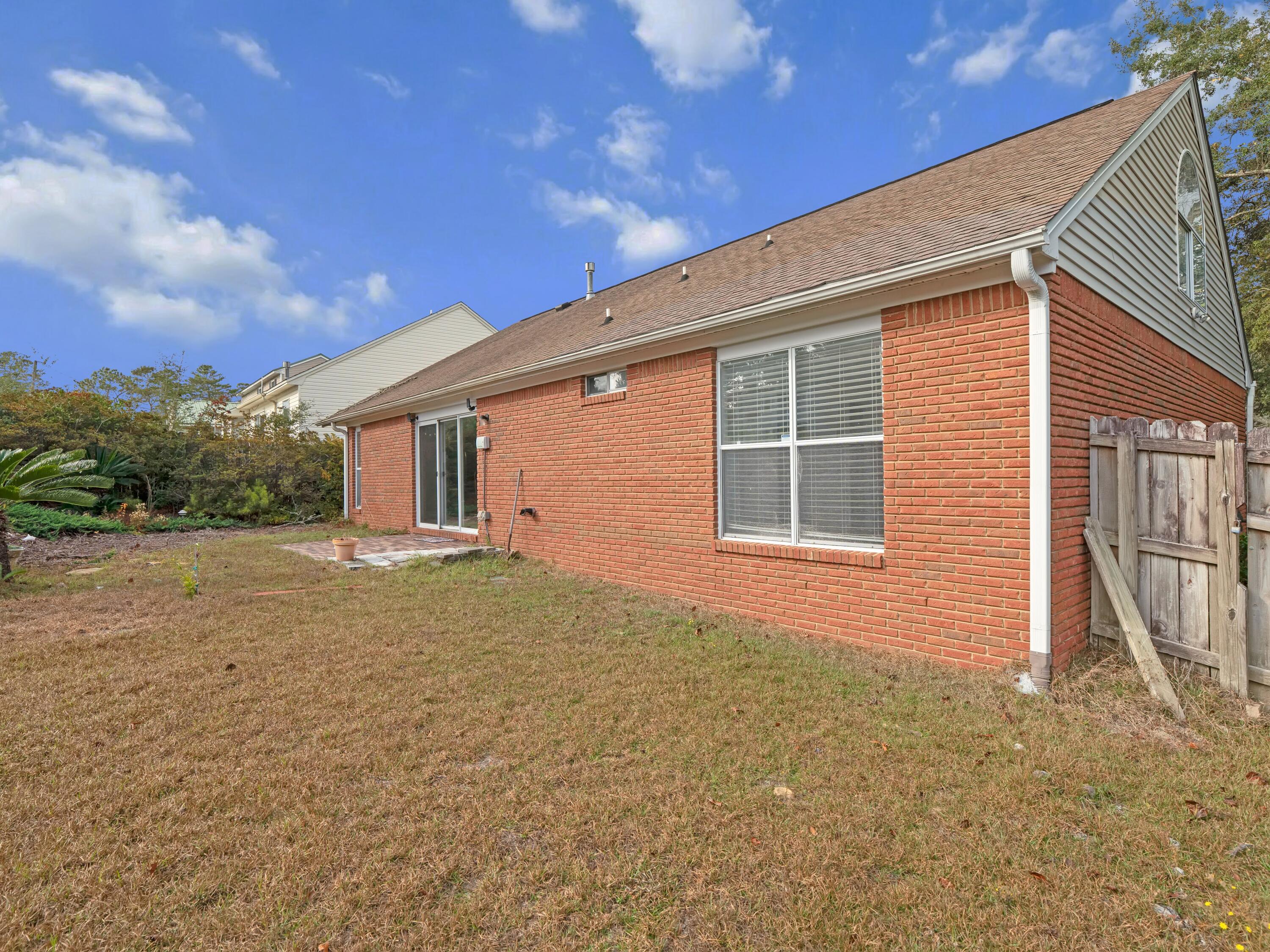 801 Sparkleberry Cove