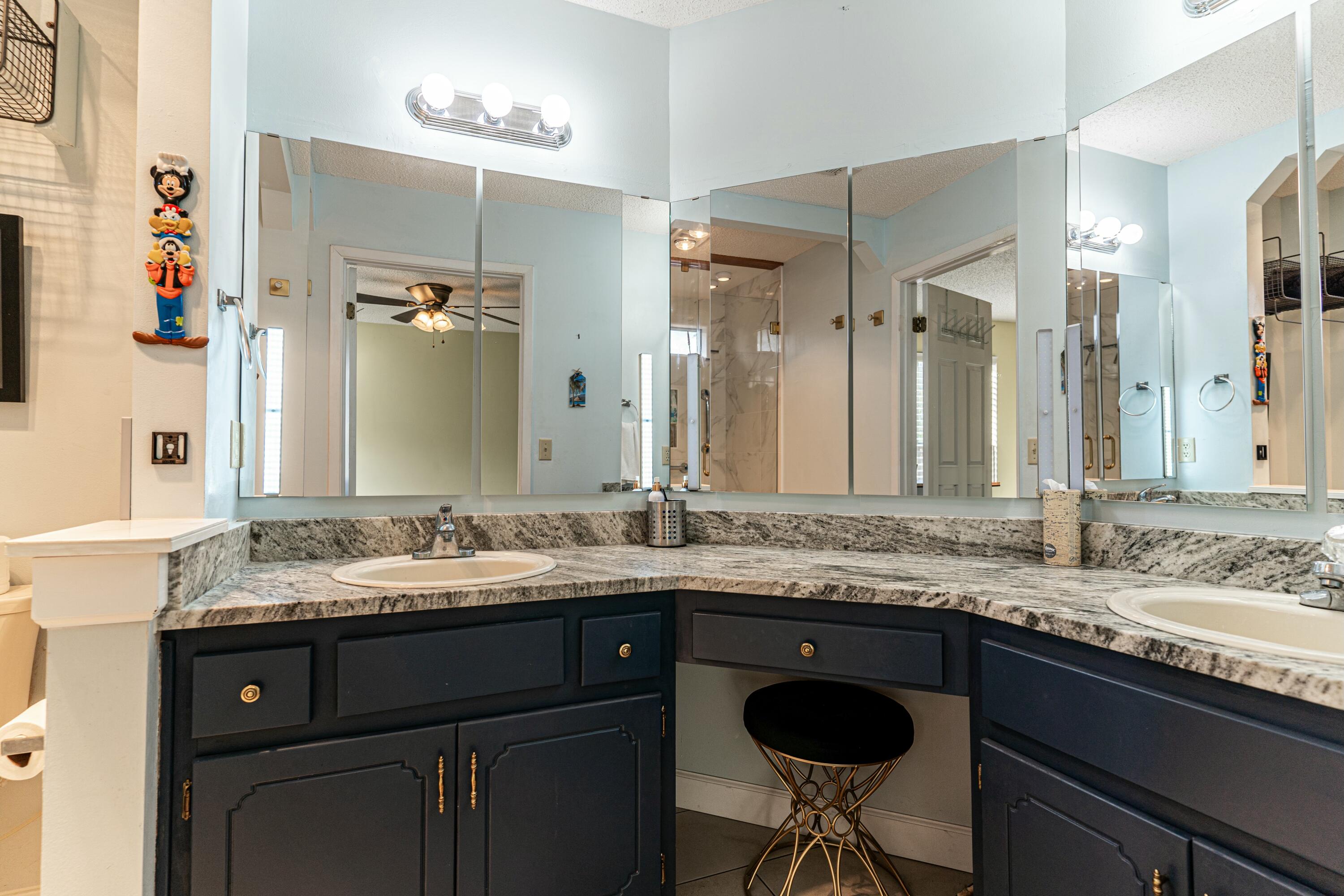 801 Sparkleberry Cove