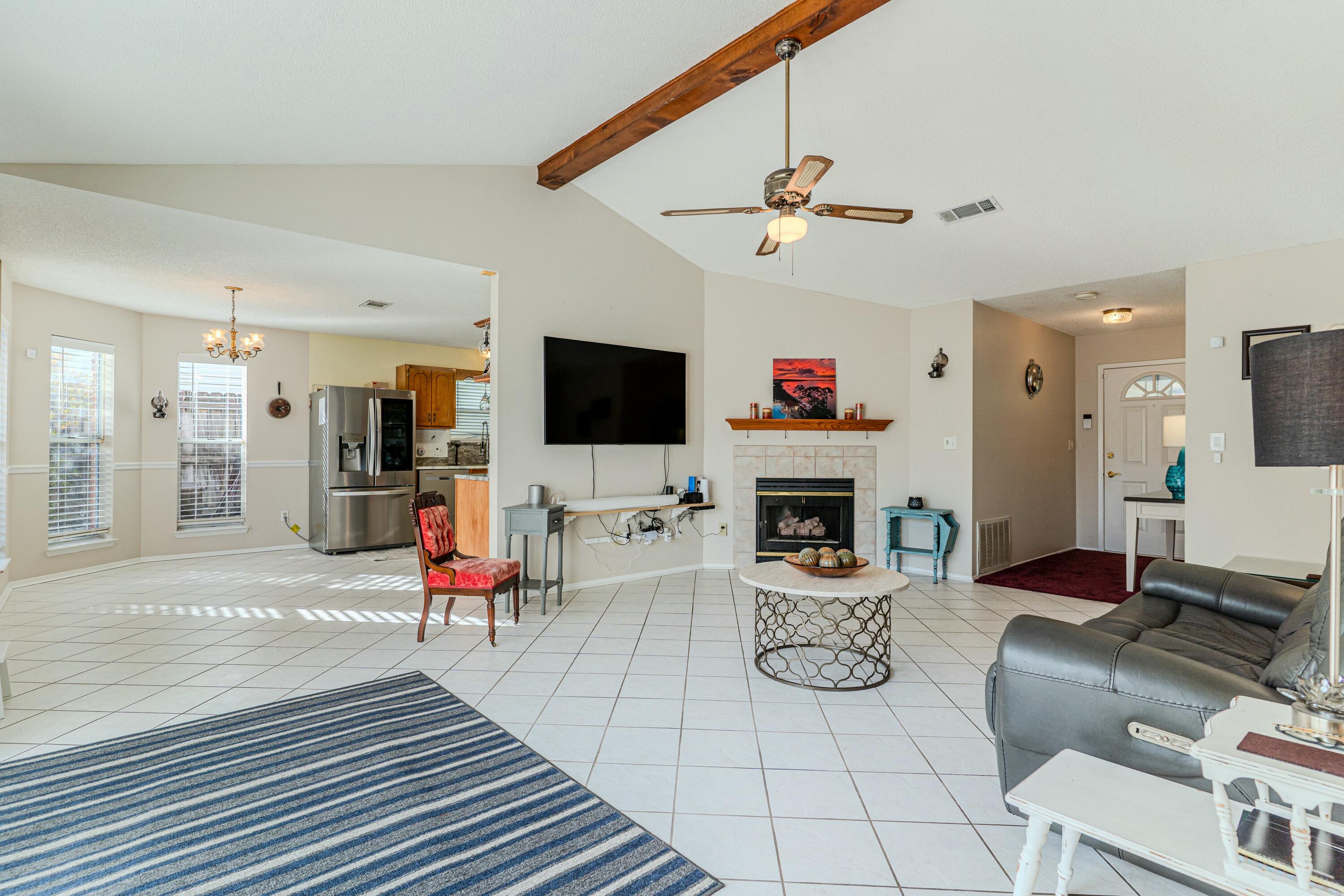801 Sparkleberry Cove