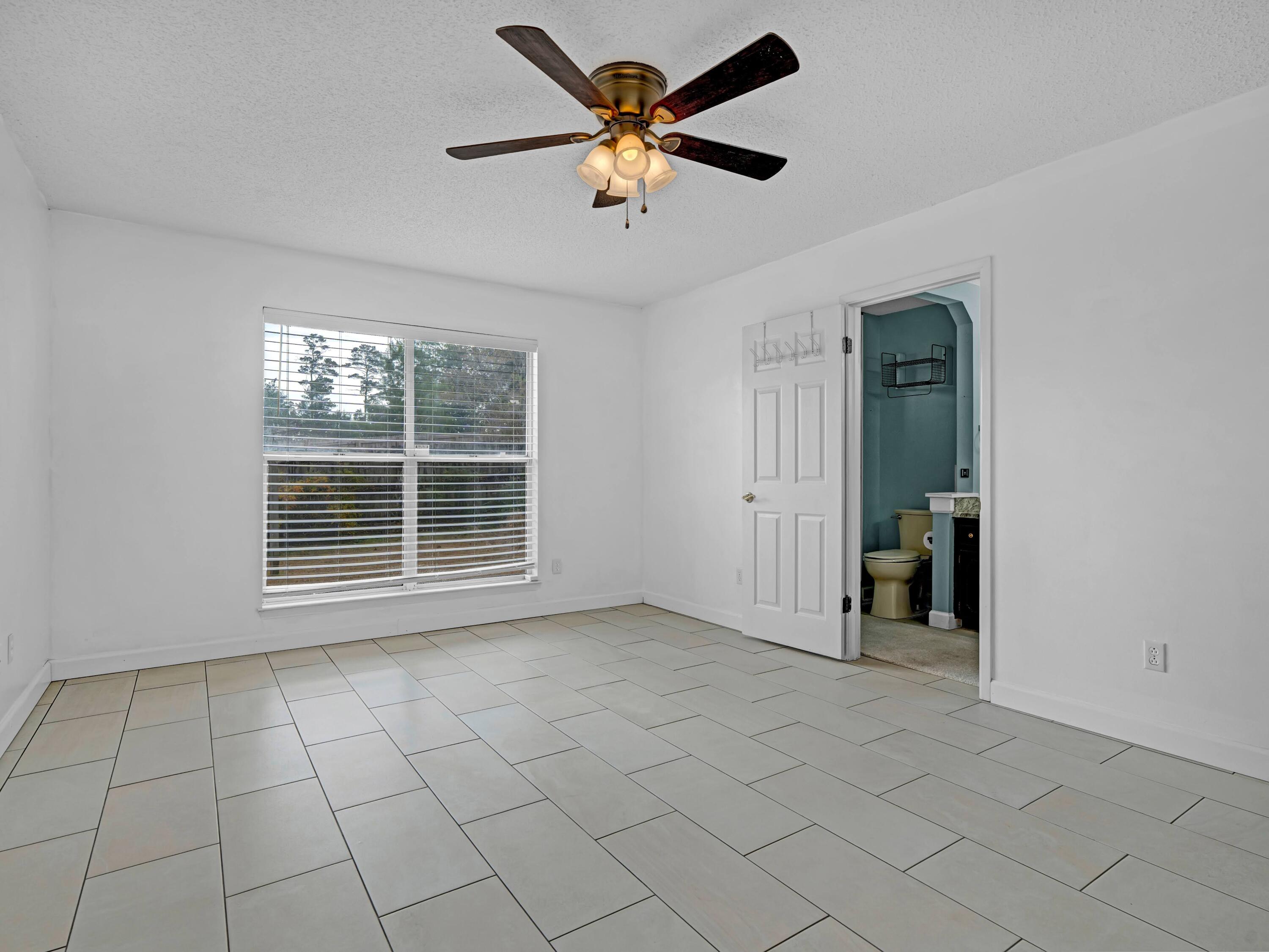 801 Sparkleberry Cove